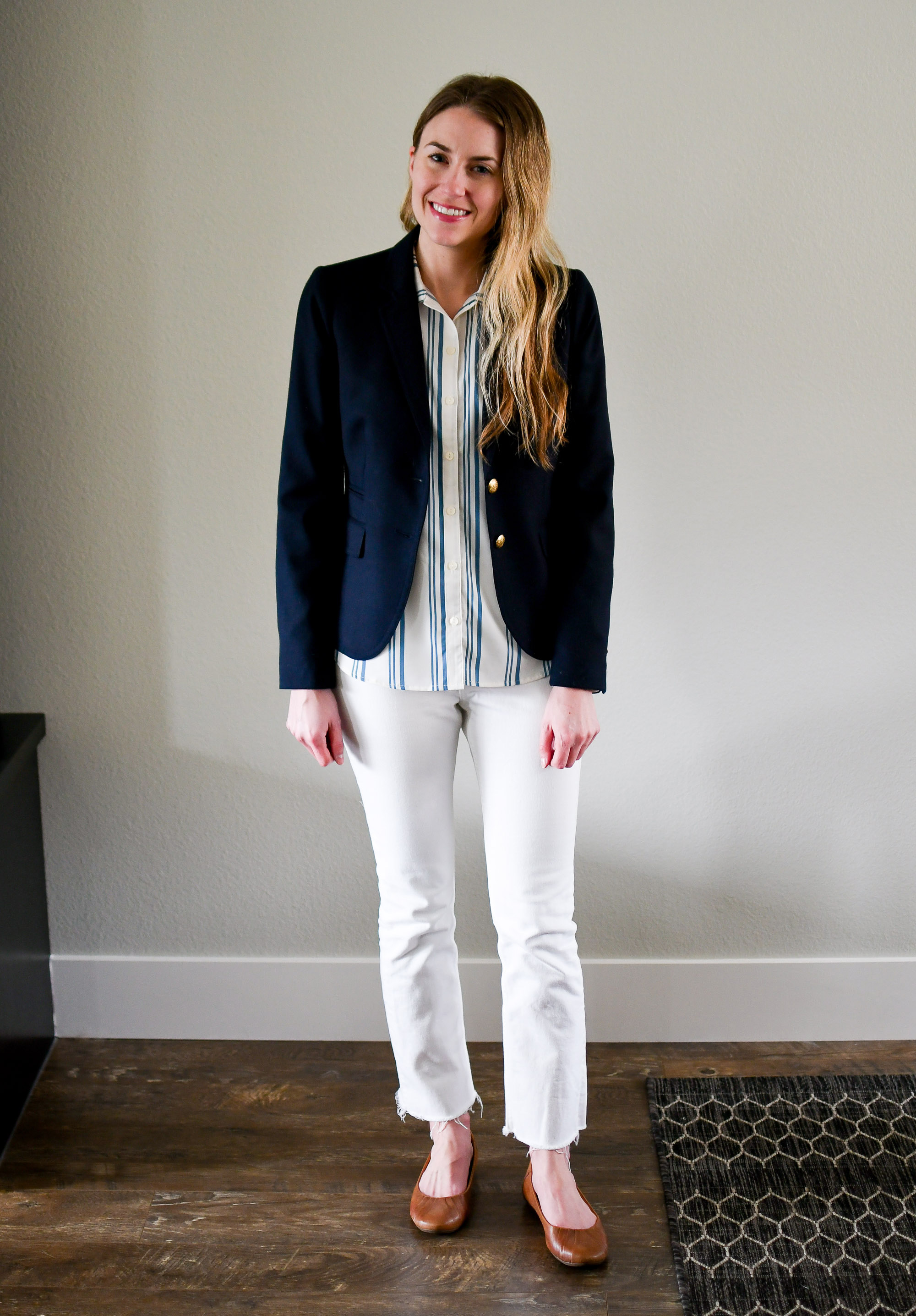 Navy blazer spring work outfit with white denim — Cotton Cashmere Cat Hair