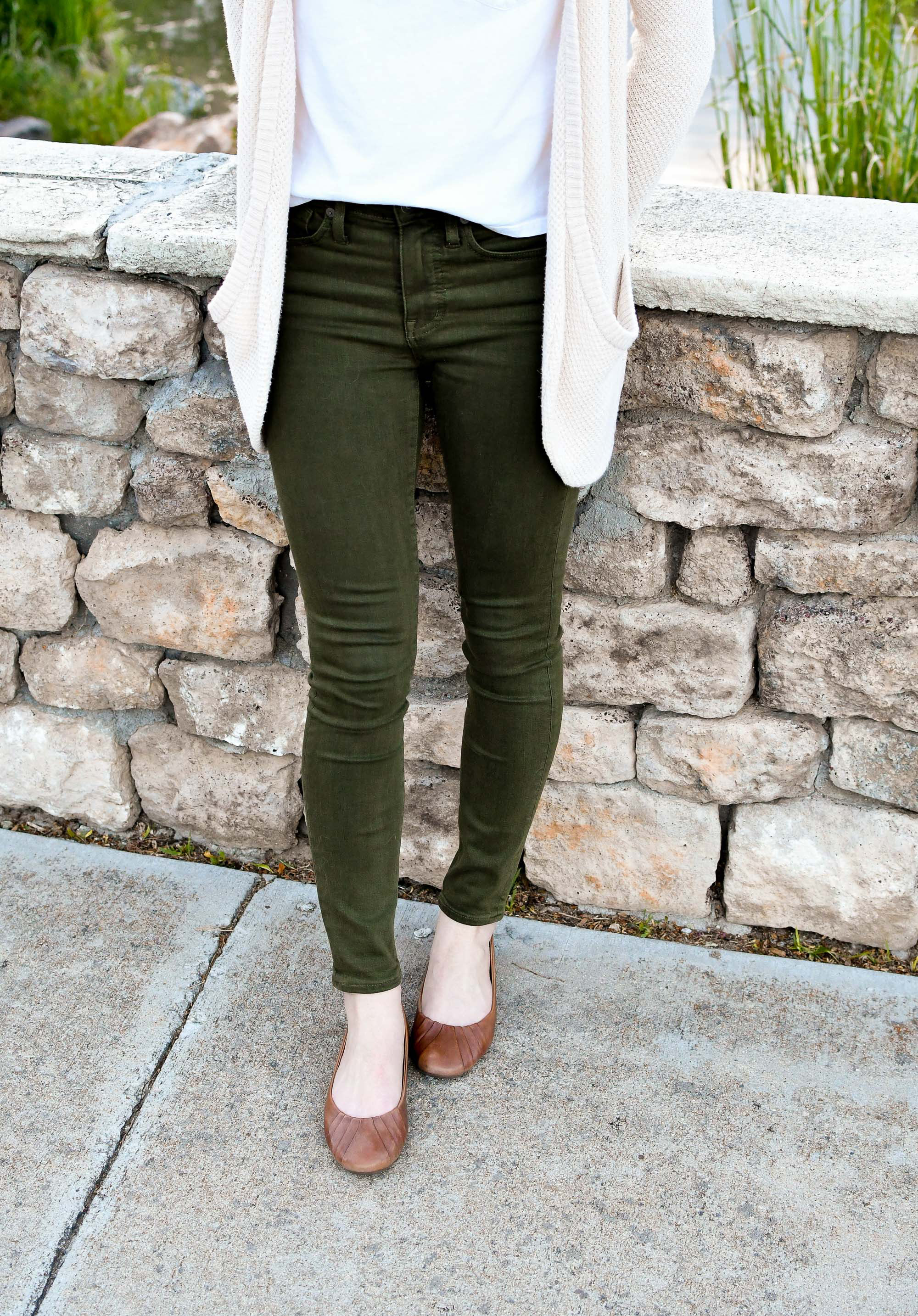 Nordstrom Anniversary Sale: Madewell high rise skinny jeans in olive — Cotton Cashmere Cat Hair