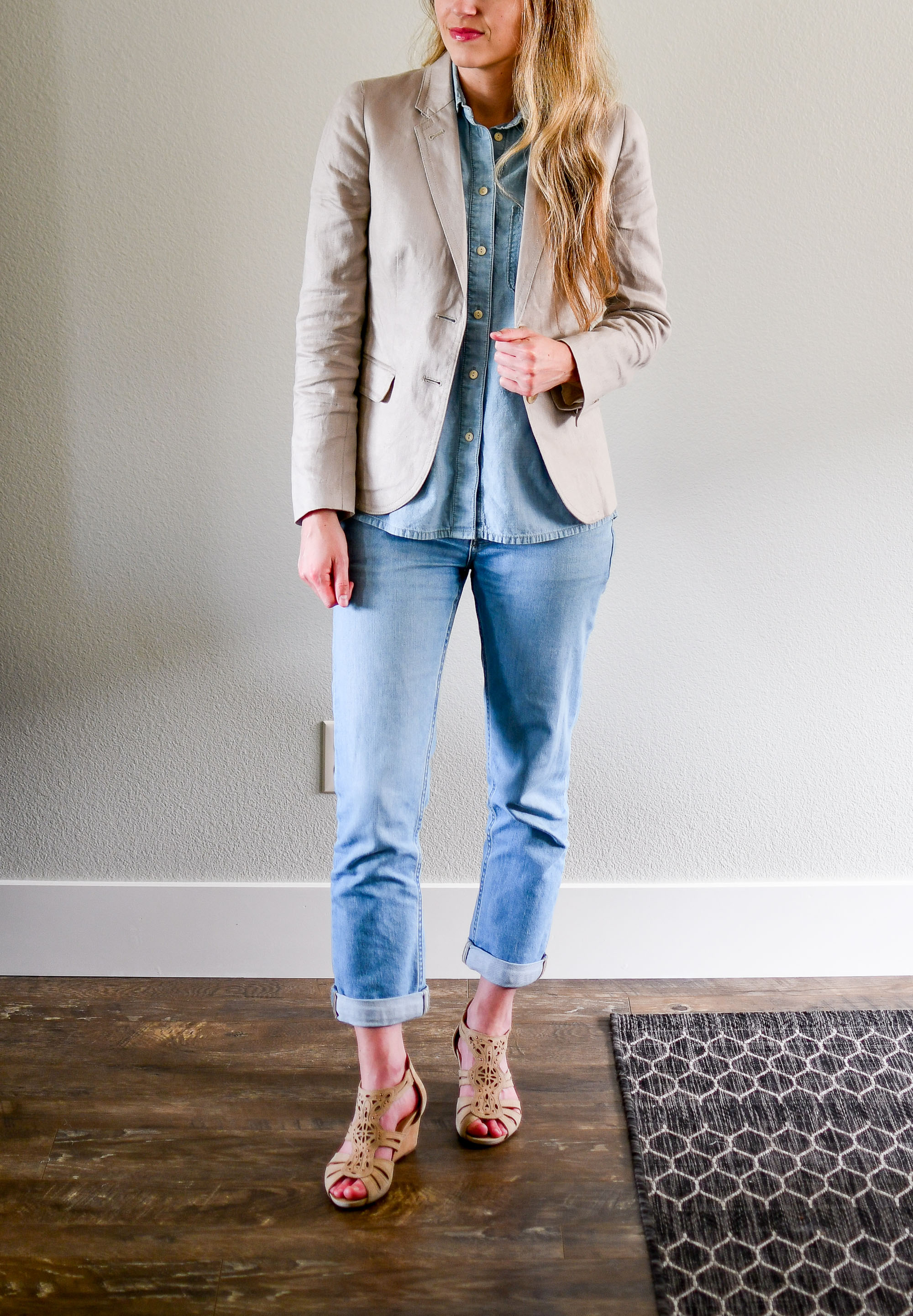 Double denim and beige summer work outfit — Cotton Cashmere Cat Hair