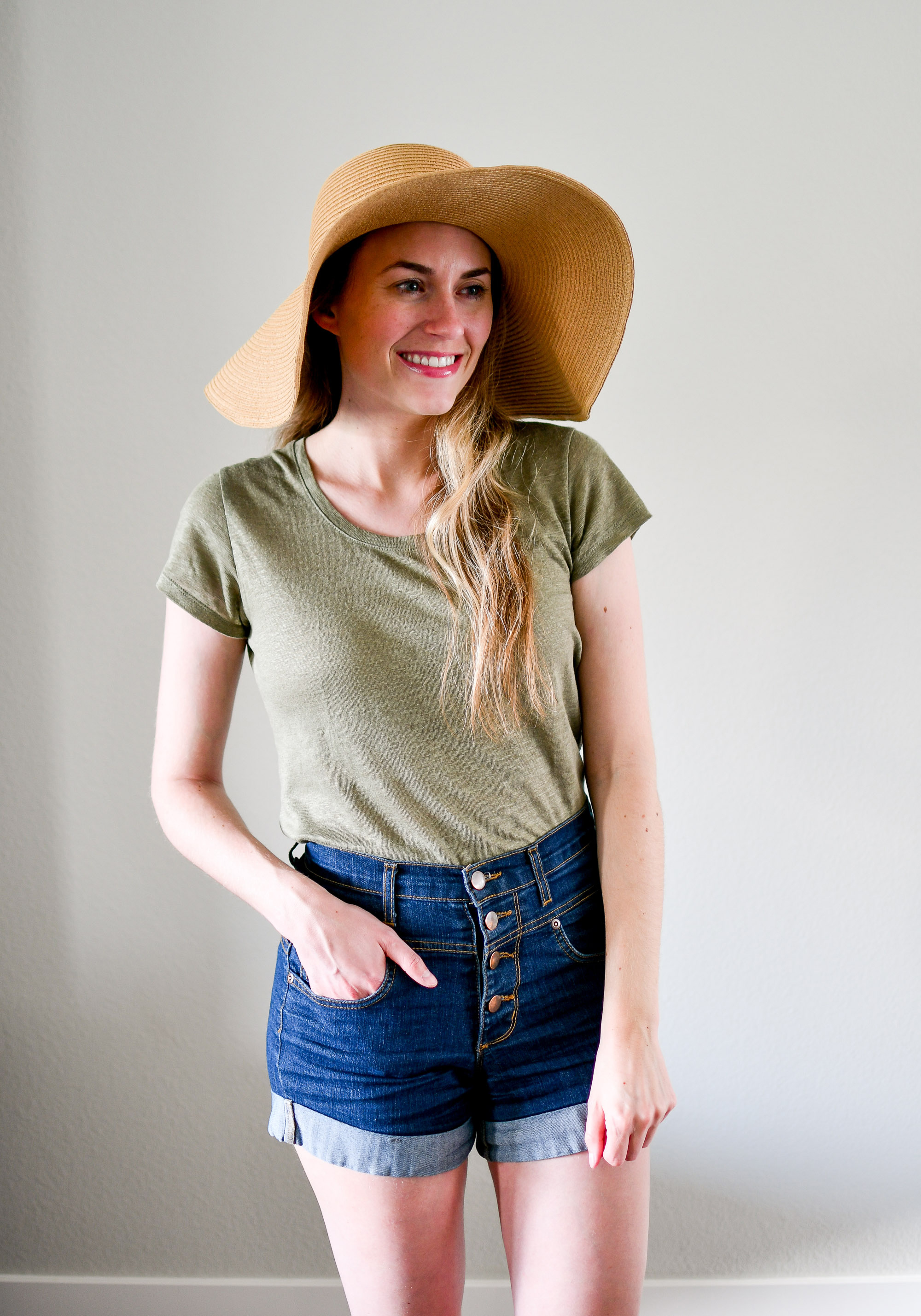 Straw sun hat summer outfit with linen tee — Cotton Cashmere Cat Hair