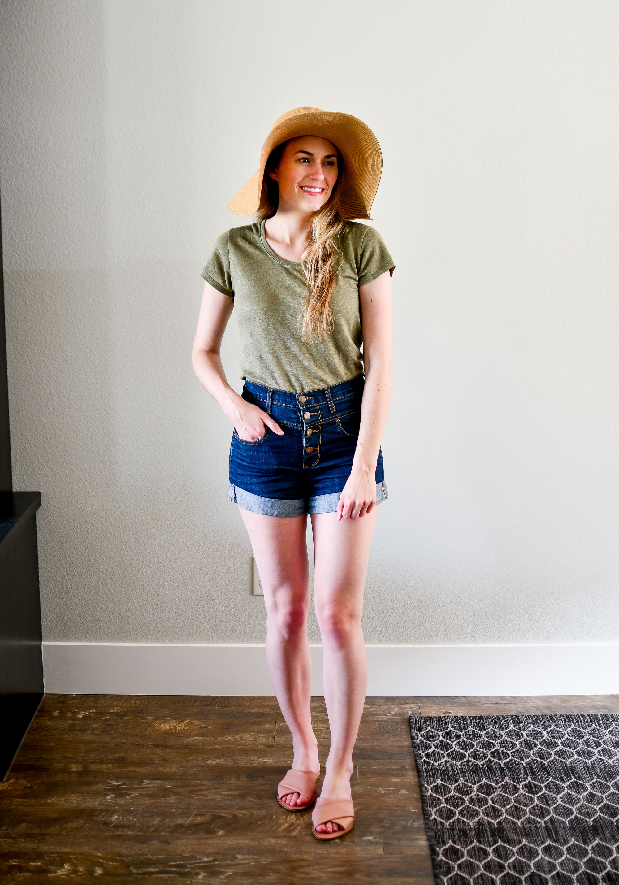 Straw sun hat, linen tee, high-rise denim shorts summer outfit — Cotton Cashmere Cat Hair