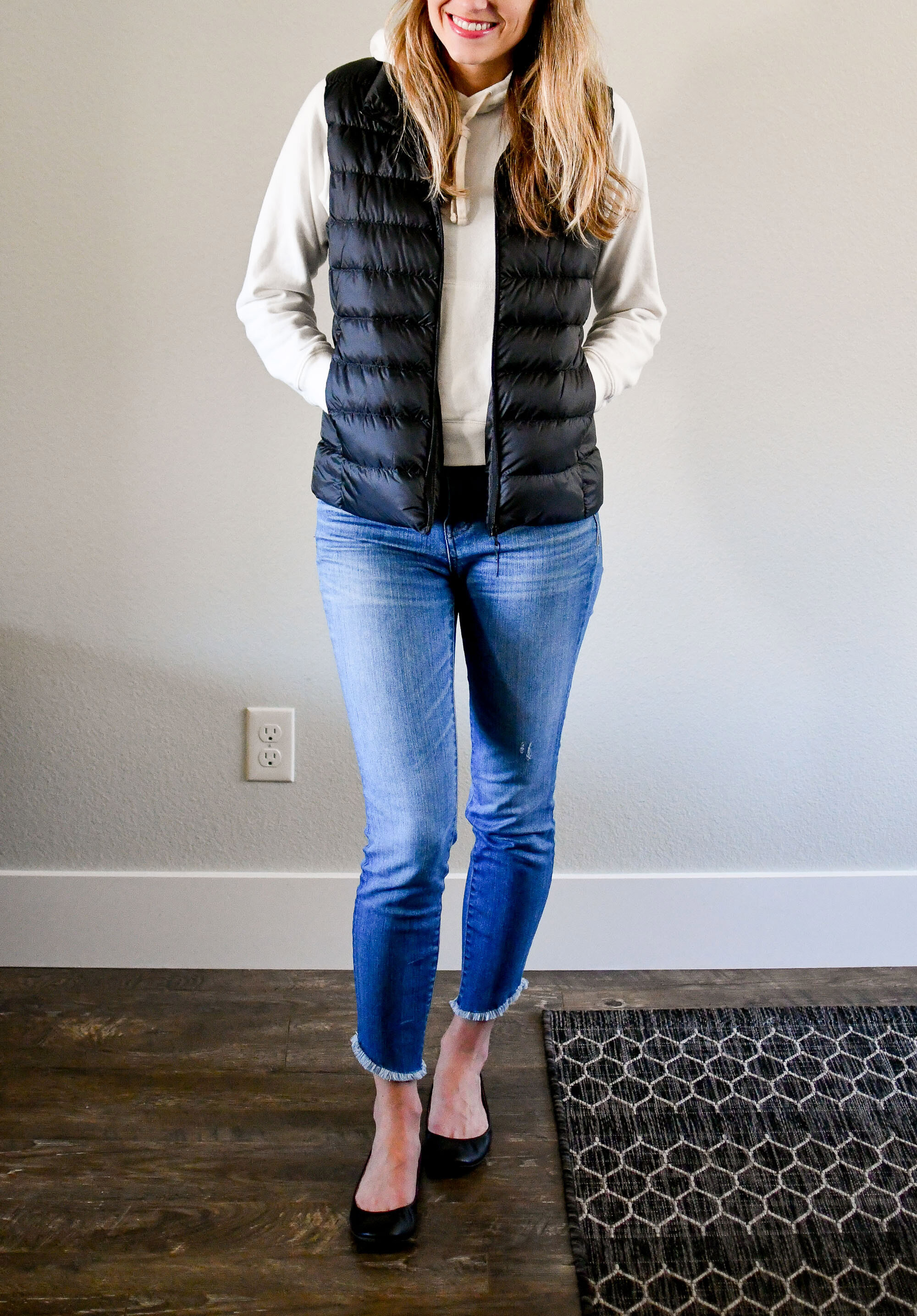 Casual weekend outfit with puffer vest and sweatshirt — Cotton Cashmere Cat Hair