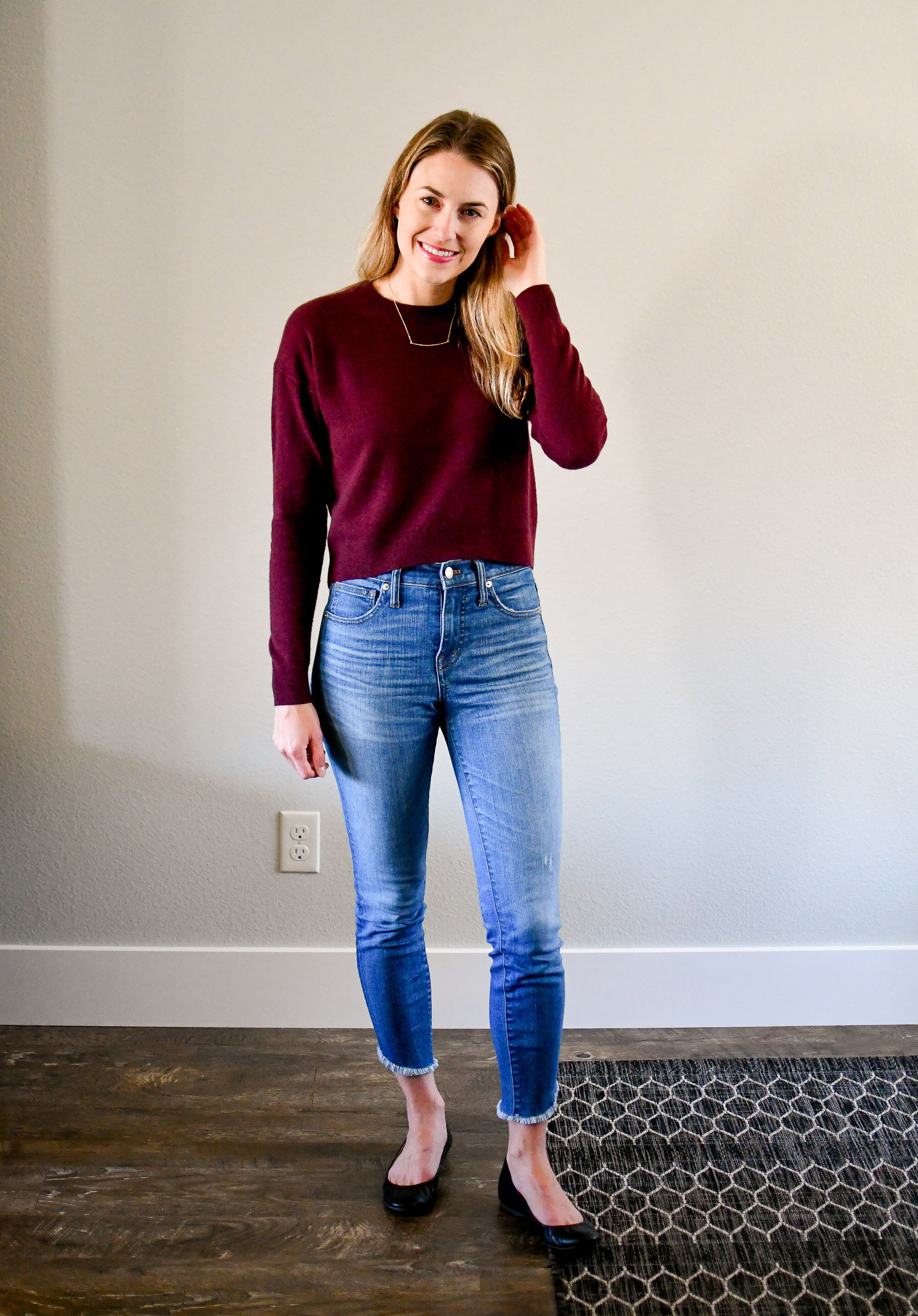 Casual fall weekend outfit with skinny jeans and burgundy sweater — Cotton Cashmere Cat Hair