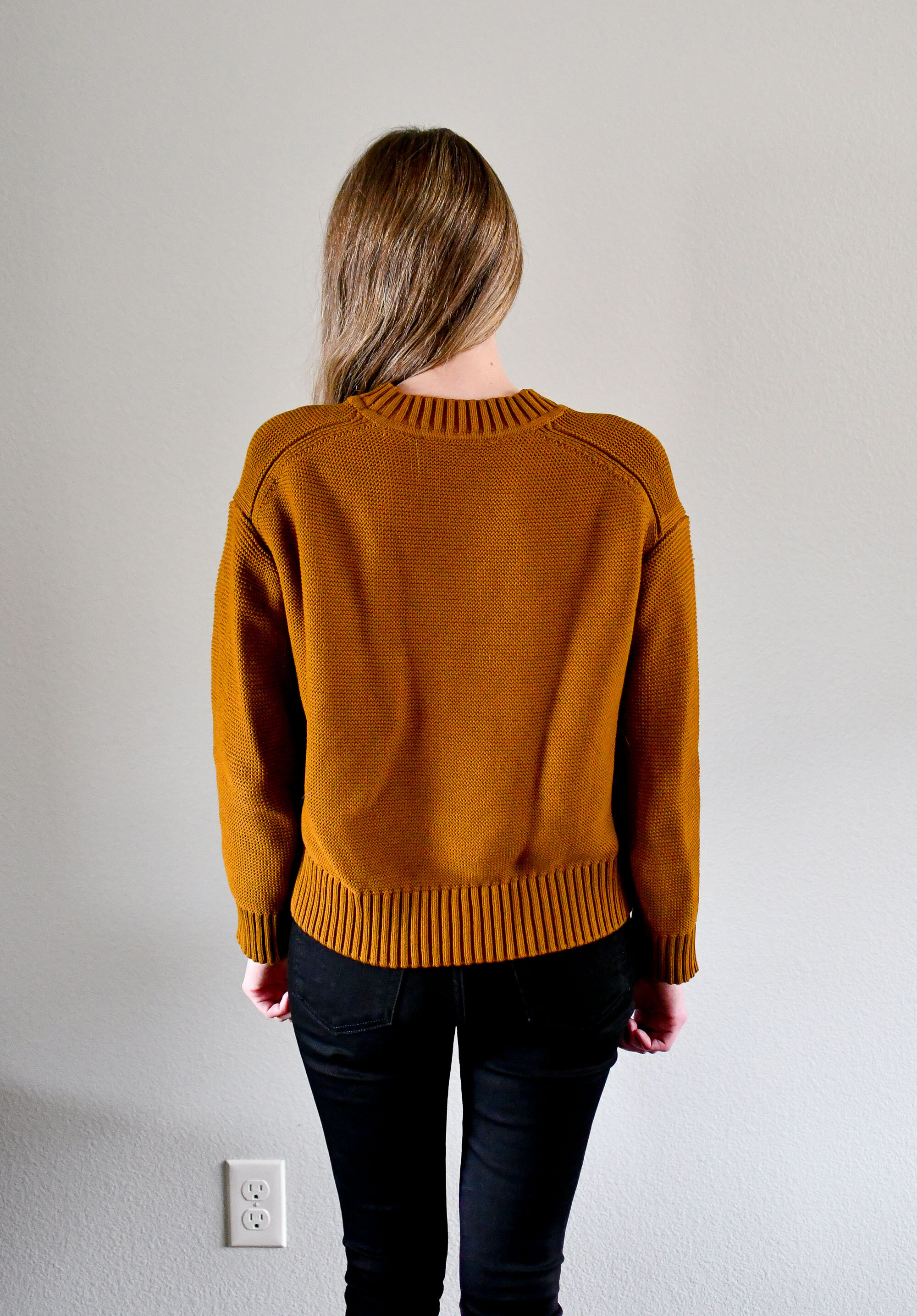 Everlane The Link-Stitch Crewneck Sweater in brass — Cotton Cashmere Cat Hair