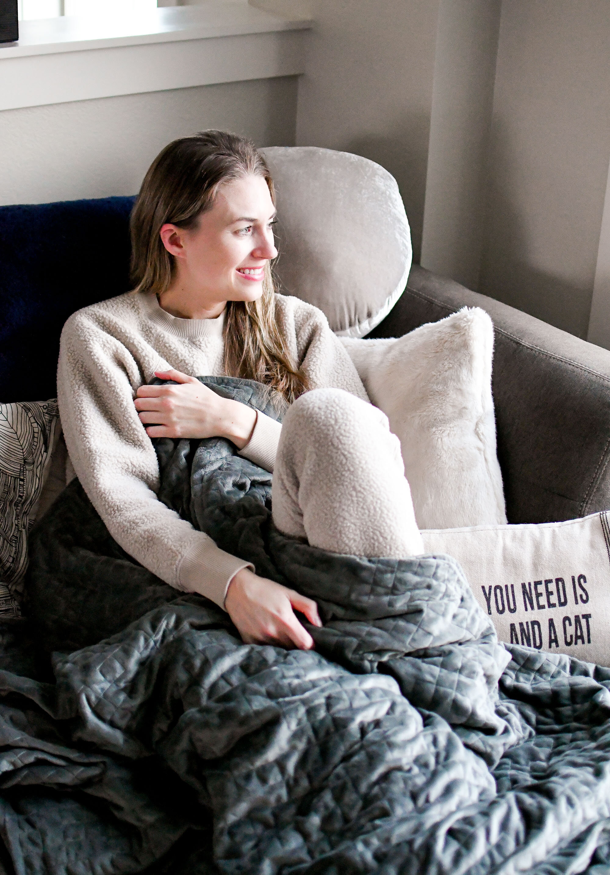 10 things I loved about winter: Everlane sweatsuit and Gravity weighted blanket — Cotton Cashmere Cat Hair