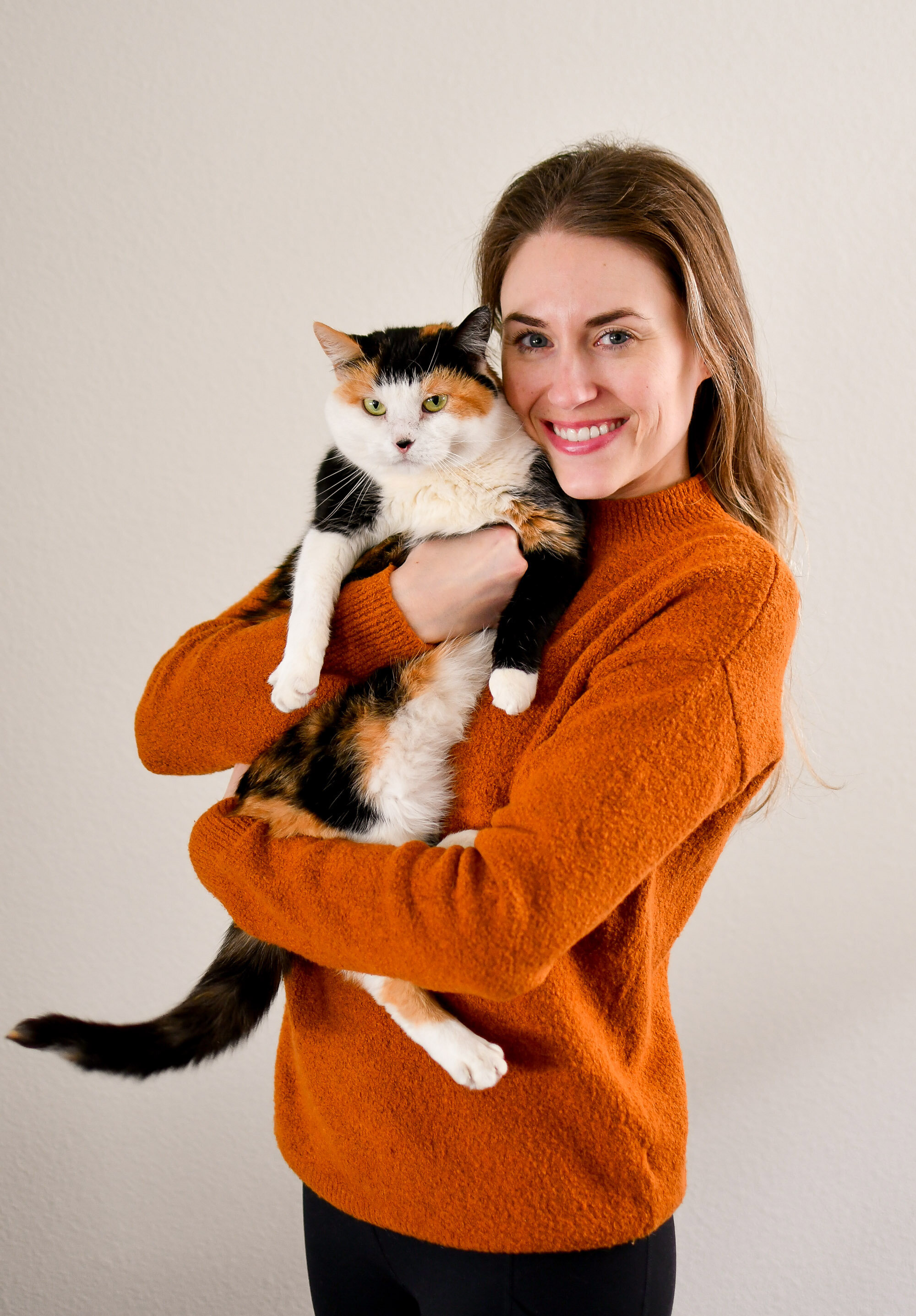 What to wear to match your calico cat — Cotton Cashmere Cat Hair
