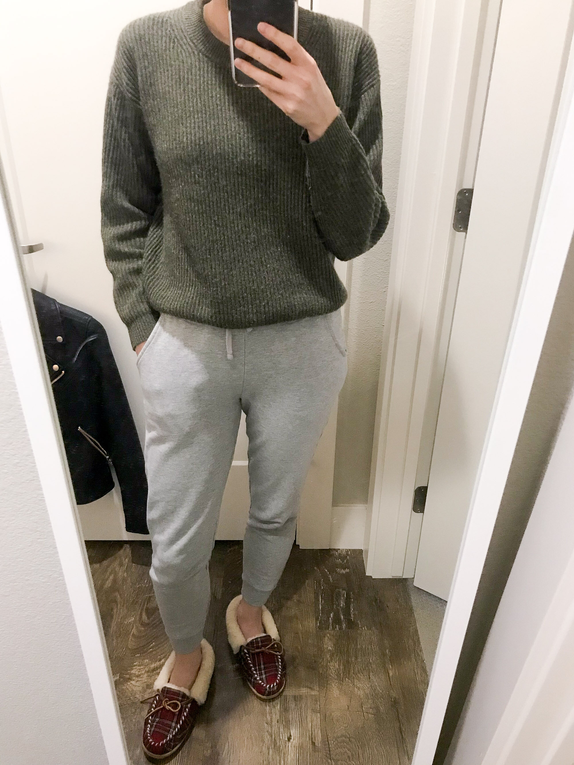 Work from home outfit: cashmere sweater + joggers — Cotton Cashmere Cat Hair