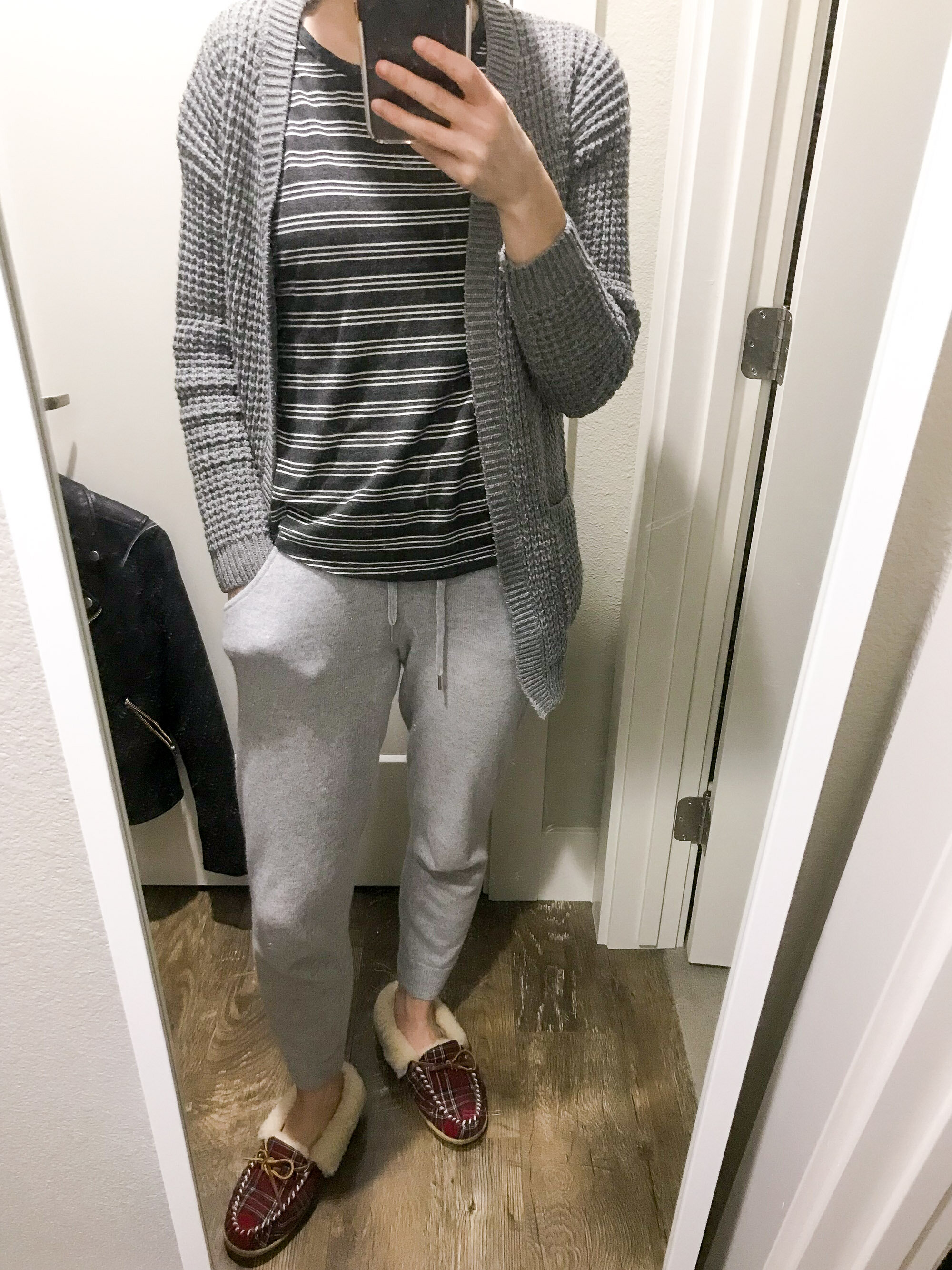 Work from home outfit: chunky cardigan + striped tee + cashmere joggers — Cotton Cashmere Cat Hair