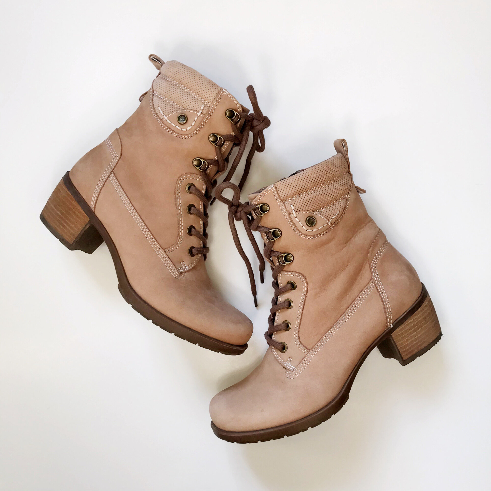 Earth Anchor lace-up boot review and outfit ideas — Cotton Cashmere Cat Hair