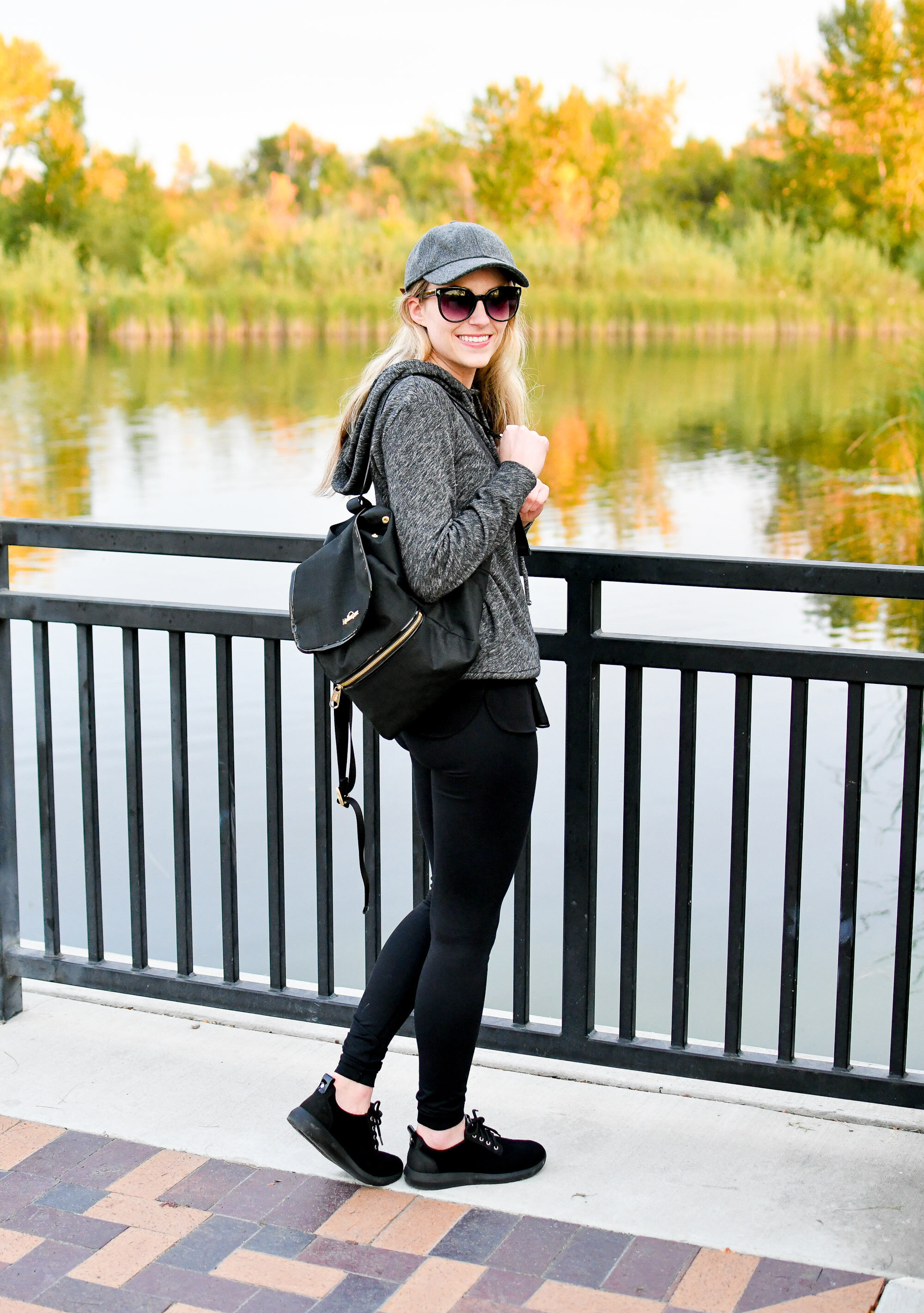 Casual fall activewear outfit with Earth Boomer wool sneakers, Zella leggings and Kipling backpack — Cotton Cashmere Cat Hair