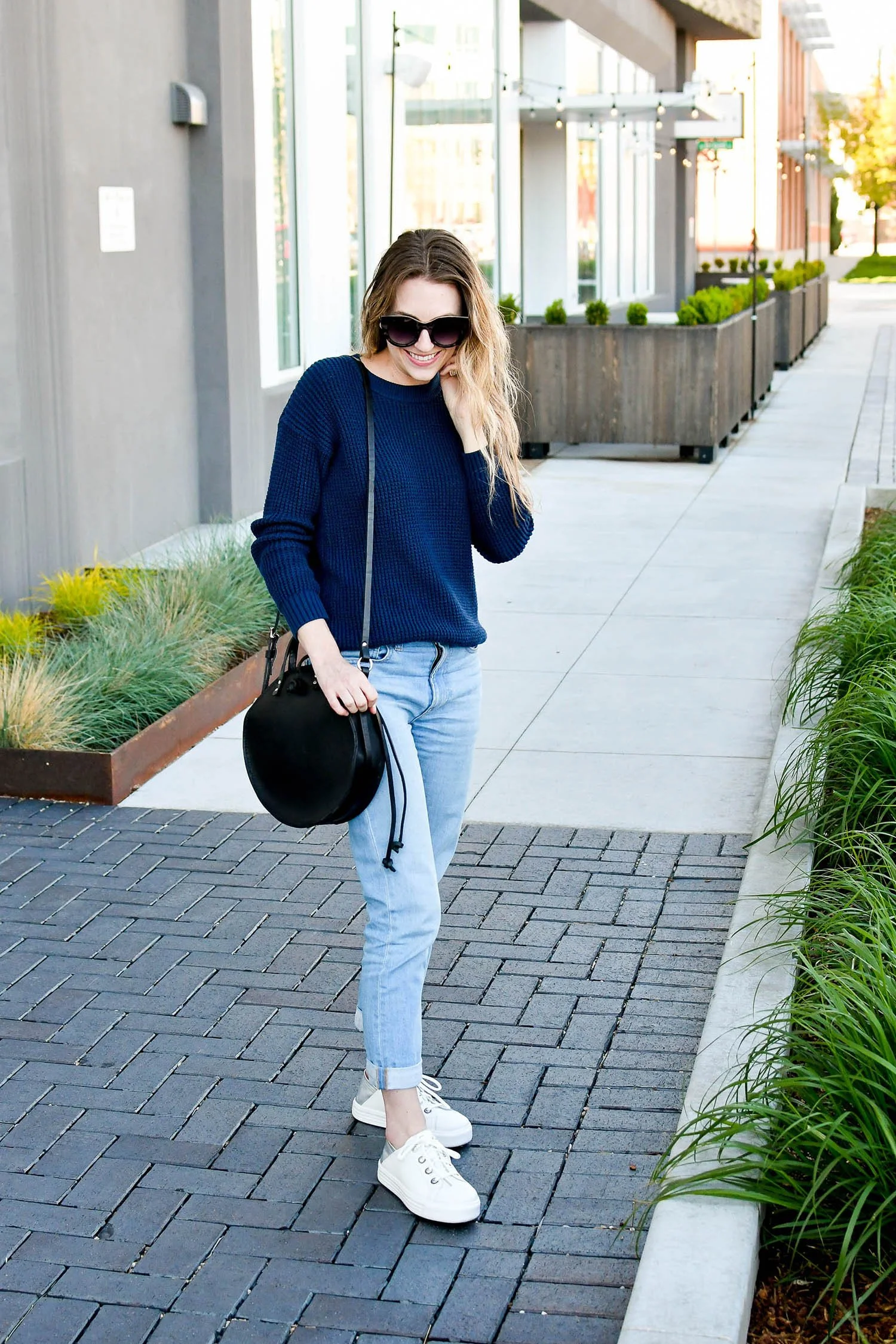 Buy casual outfits with jeans and sneakers Outlet Black Friday