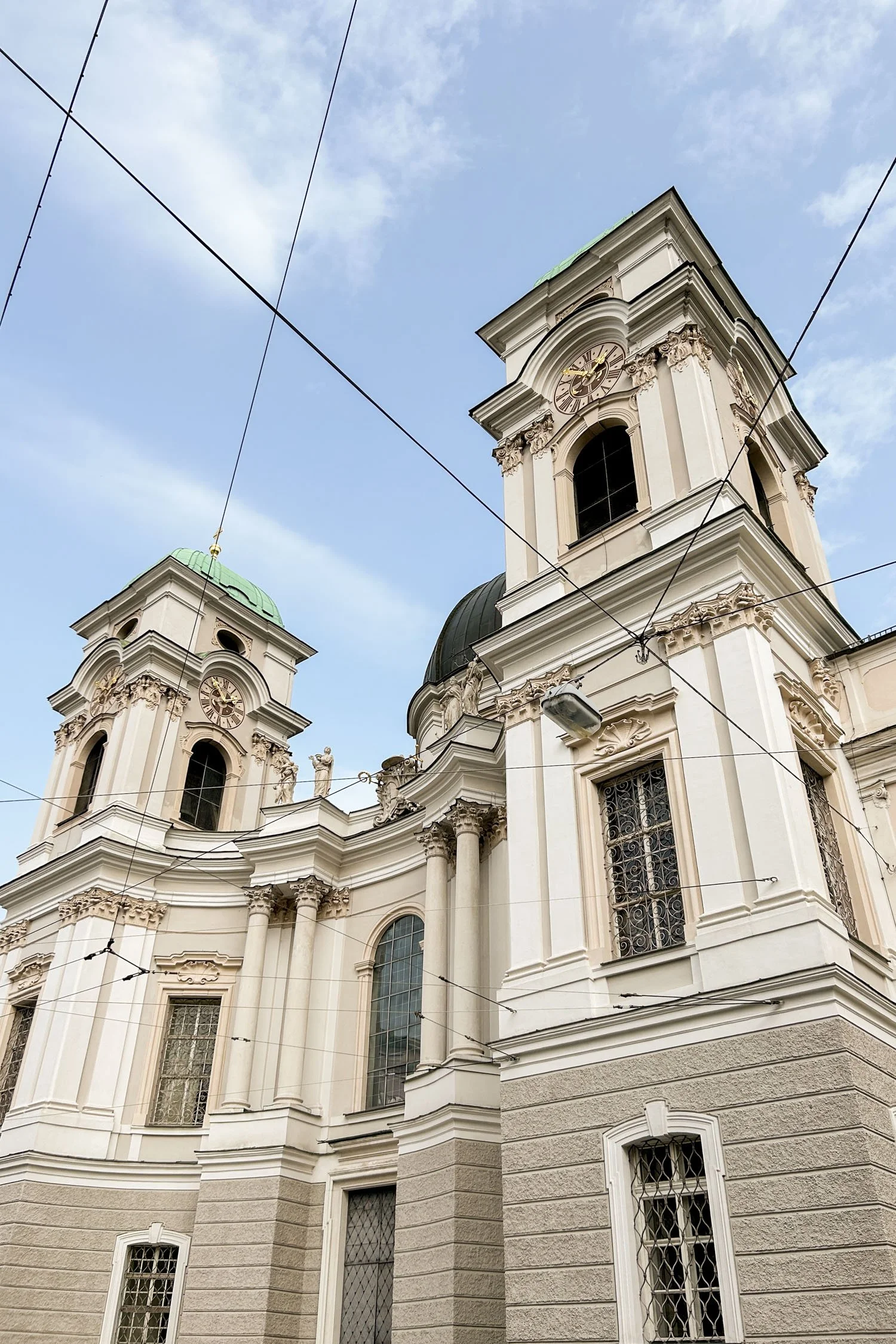 Stay in the Salzburg Seminary | Cotton Cashmere Cat Hair