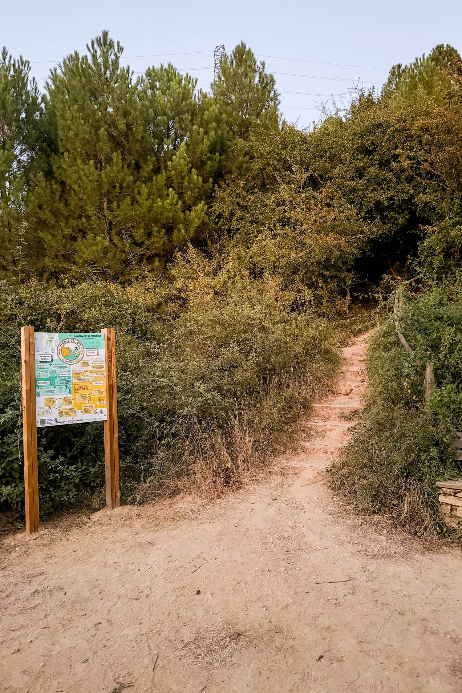 Hiking trail in Leon, Spain | Cotton Cashmere Cat Hair
