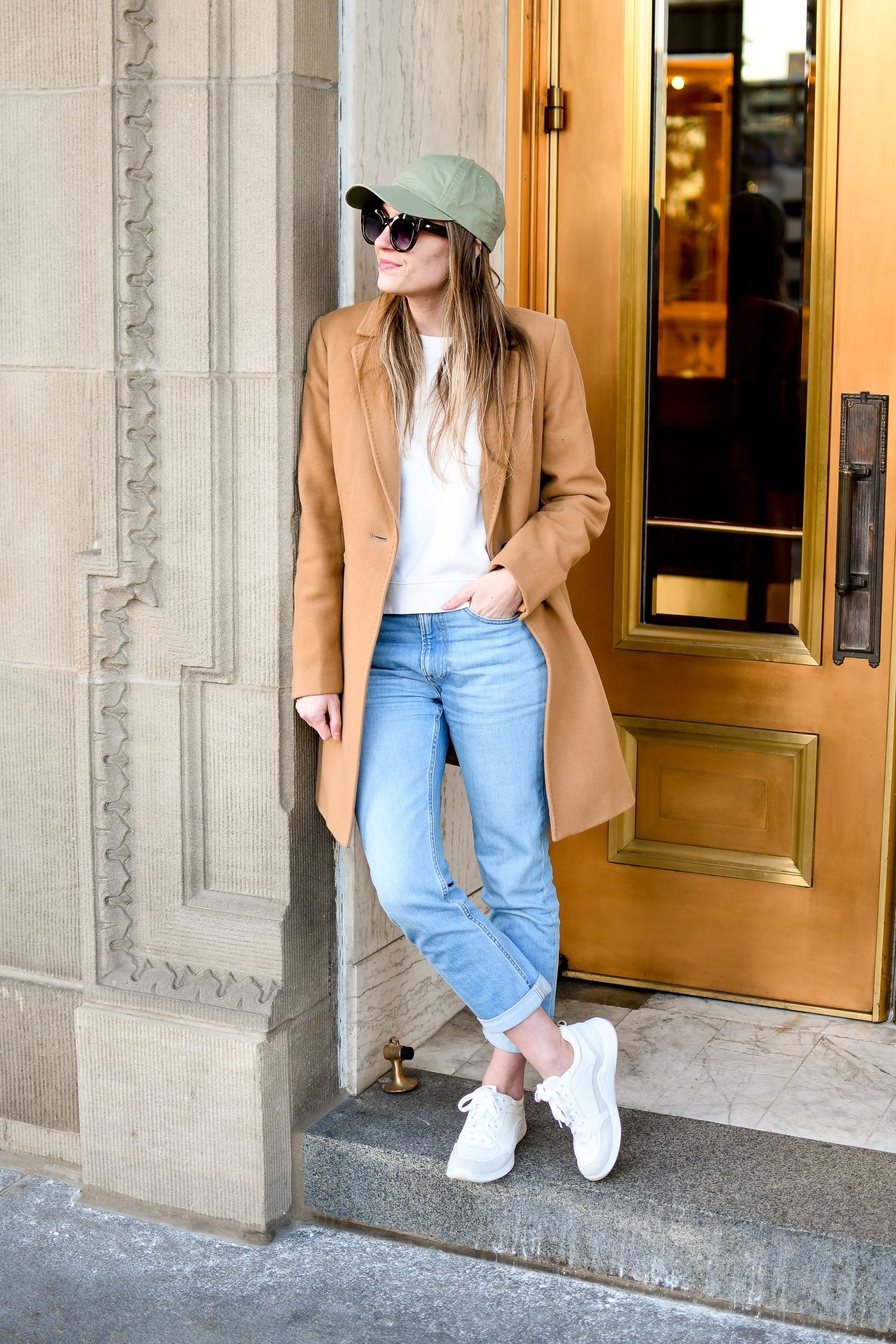 15 Casual Workwear Outfit Ideas with Sneakers