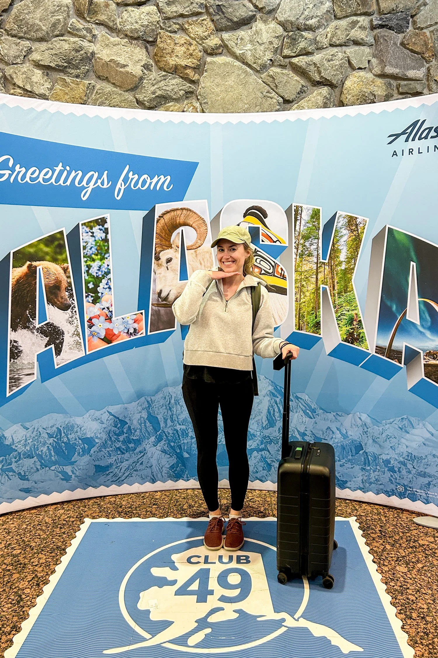 Alaska Summer Travel Outfit Idea | Cotton Cashmere Cat Hair