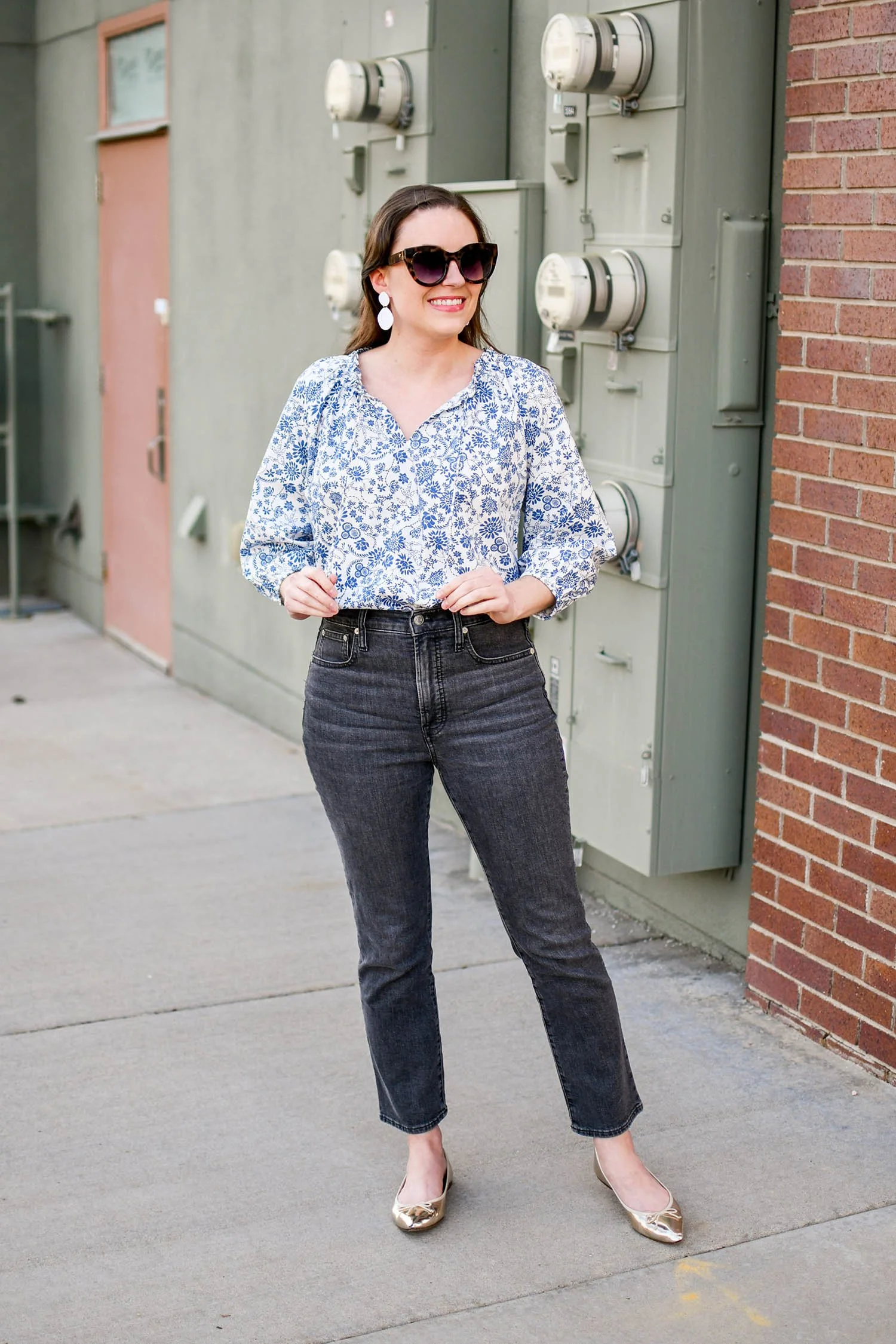 Business Casual Jeans Outfit: Grey Jeans with Floral Top and Metallic Flats | Cotton Cashmere Cat Hair