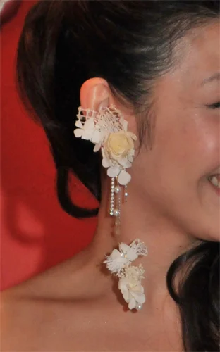 2. Bridal Bouquet & Ear's Ornament