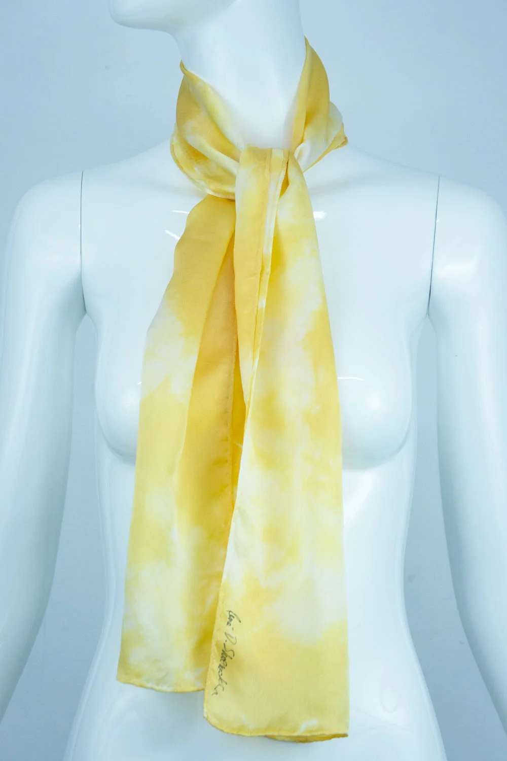 Shoemaker-Scarf04-Model-72.jpg