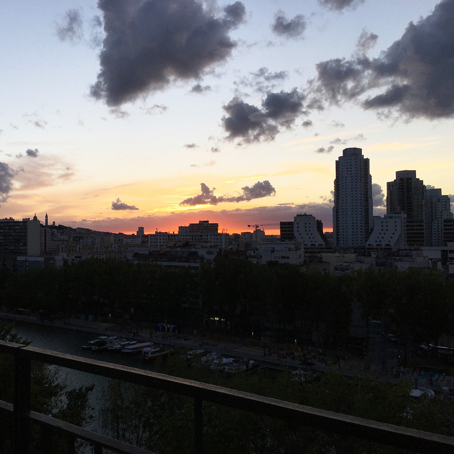 Sunset over Paris, a perfect ending for a perfect day