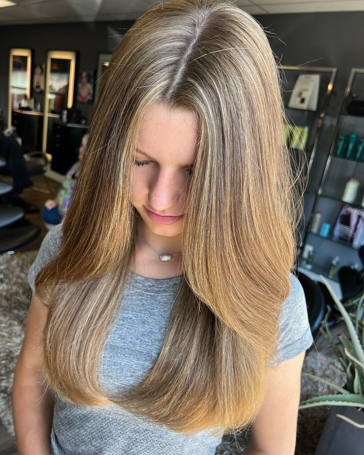 🧑&zwj;🎄🧑&zwj;🎄 HOLIDAY BOOKING ALERT FOR TERRA!!🎄🎄 Limited availability for Hair color.. book your appointment now! Text to Dolce Hair Salon or book Online ❤️ #lexingtonhair #lexingtonhairsalons #lexingtonhighlighs #lexingtonkentucky @dolce.hai