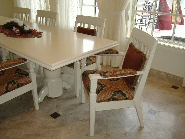 kitchen table and arm chairs.JPG