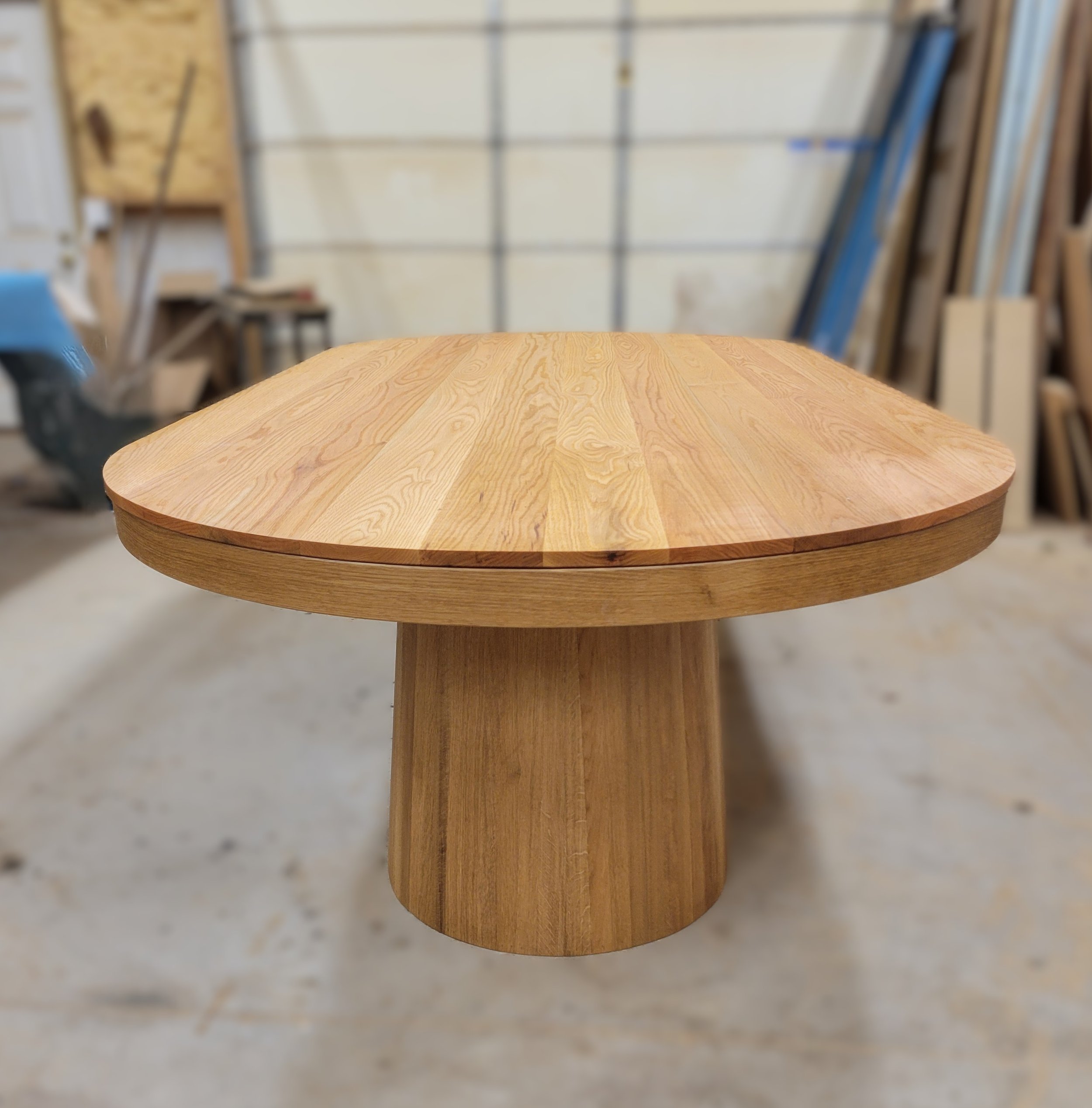 table 3 shop end bkgrnd blur.jpg