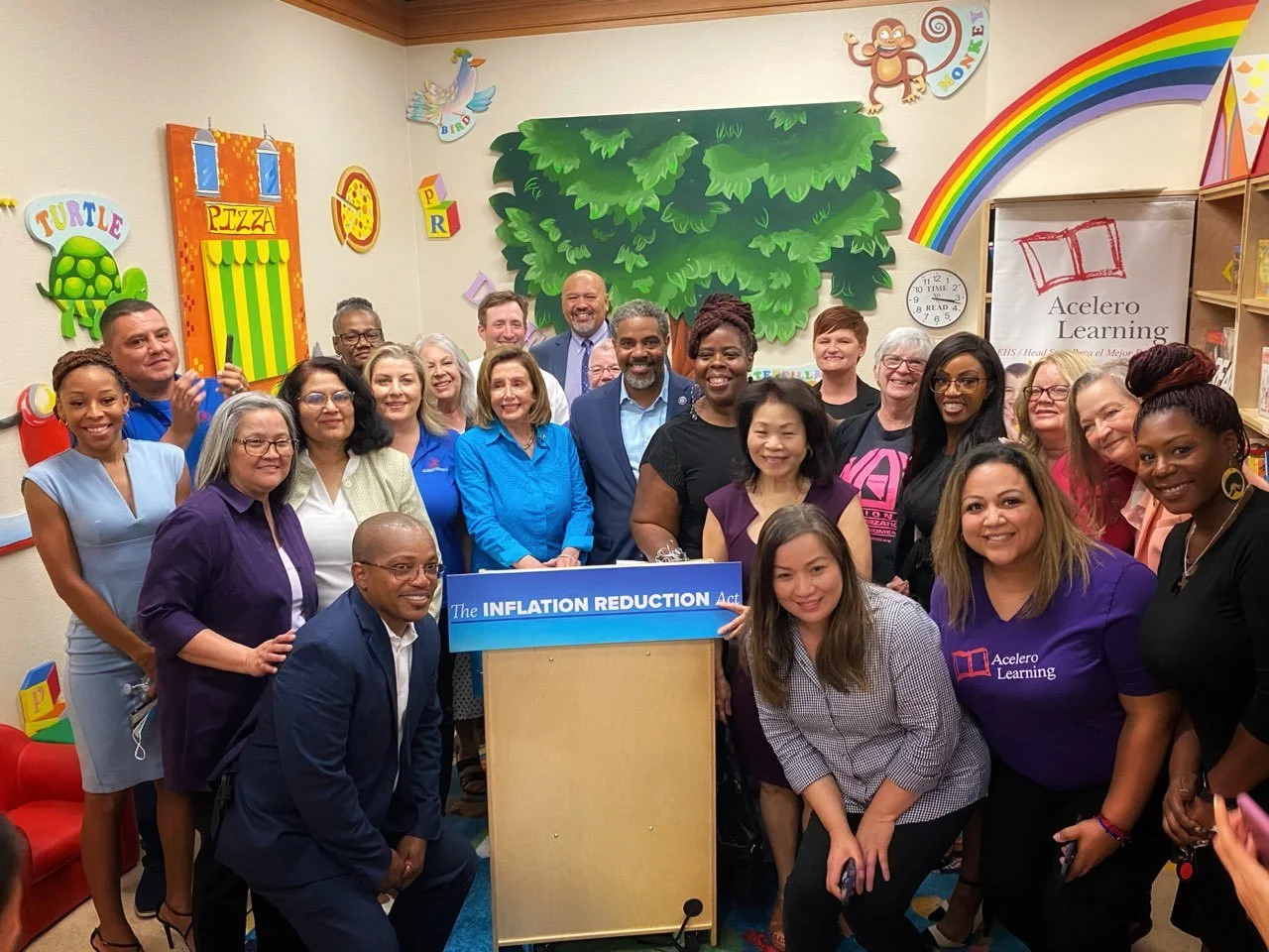 Acelero Learning Hosts Breaking Down Barriers for Working Women