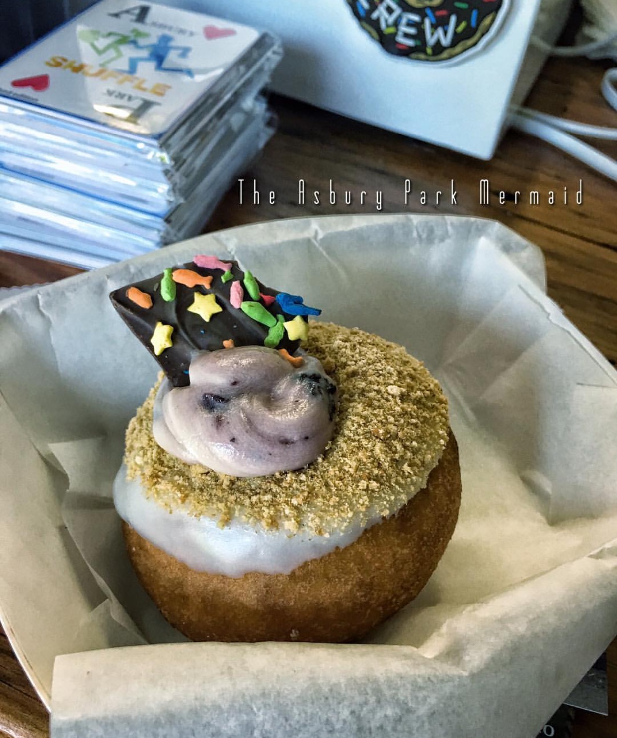 "make her the ap mermaid donut!"