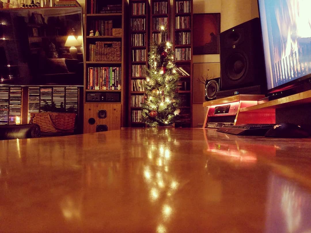 Happy holidays from the Hooke's🎄🎙️🎚️🎛️🥂❄️