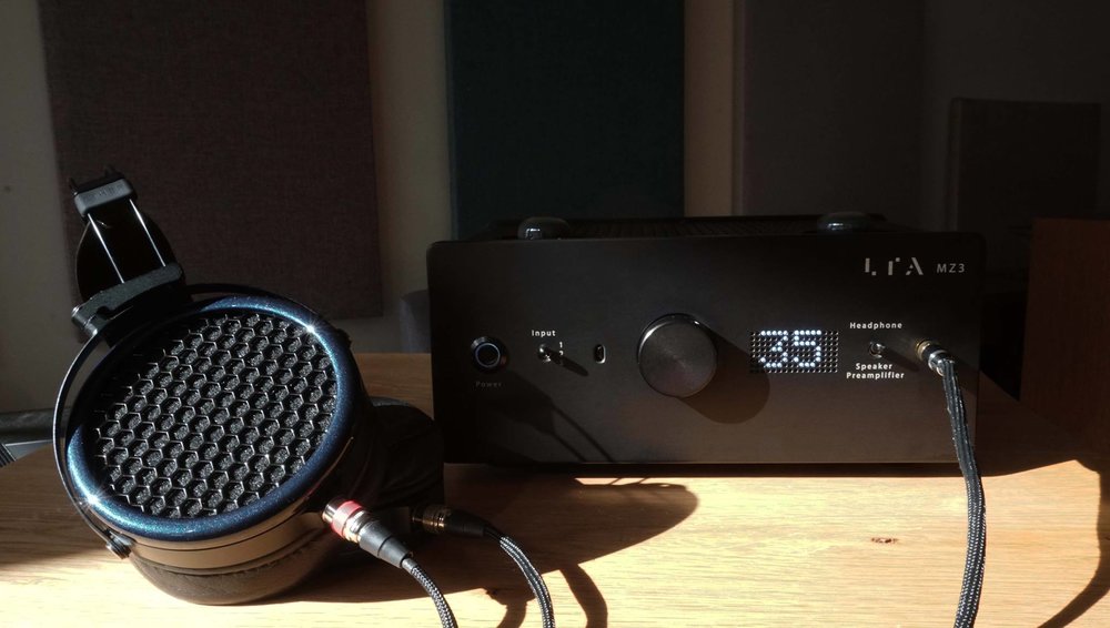 mz3wheadphones.jpg