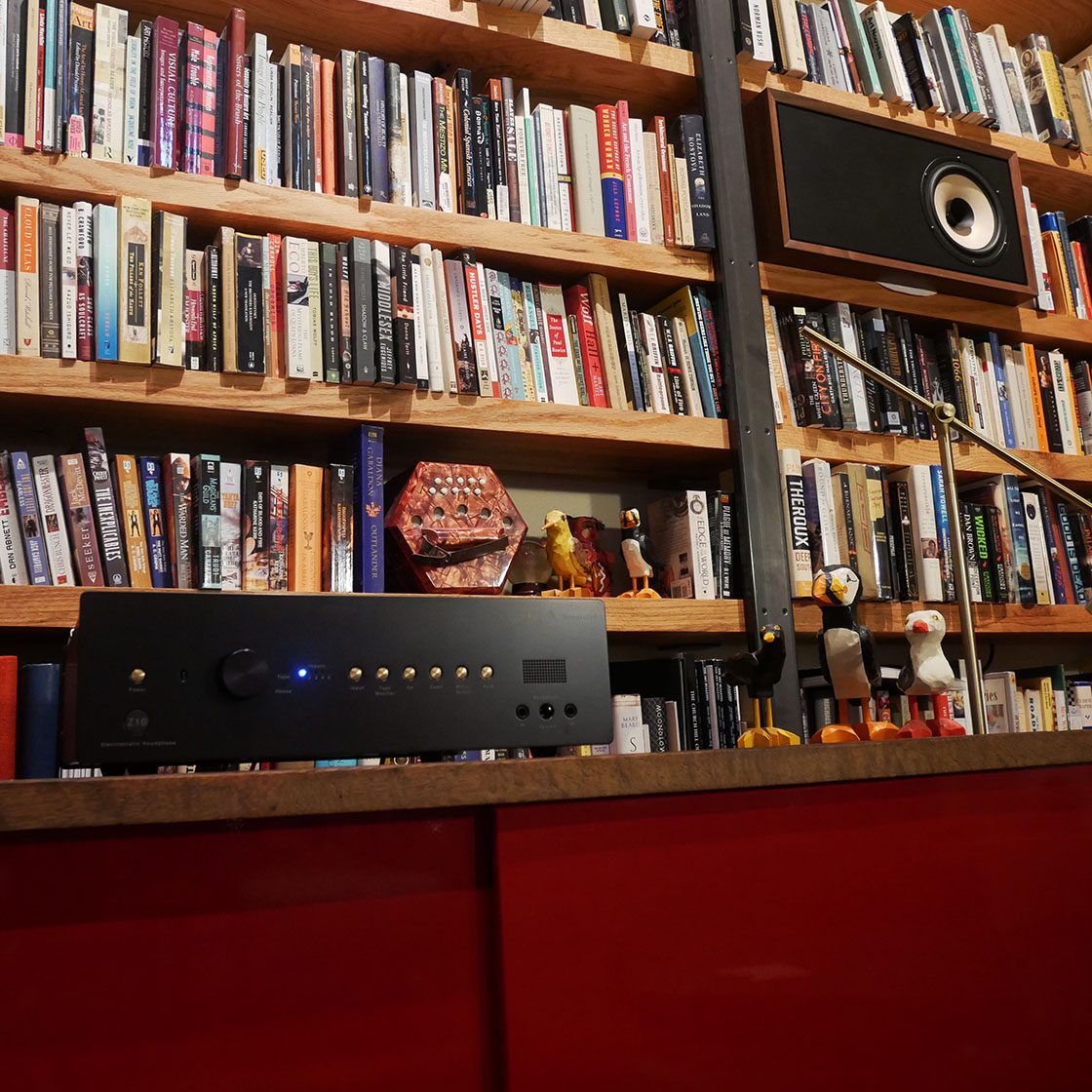 Ravens-Bookshelf-007.jpg