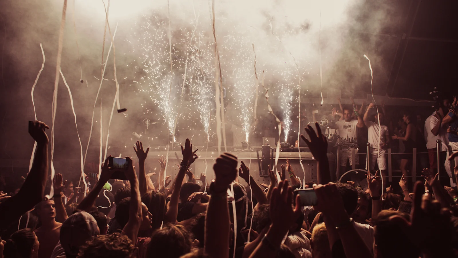 cavo-paradiso-mykonos.jpg
