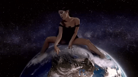 ariana.gif