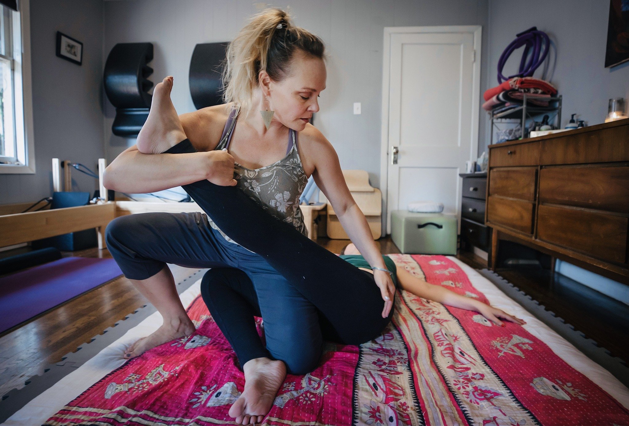 We are thrilled to welcome Mel Pyron, a highly experienced movement and massage therapist, for a special Thai massage event on August 20th! With a rich background in anatomy, Pilates, yoga, and Thai massage, Mel brings over 23 years of expertise in h