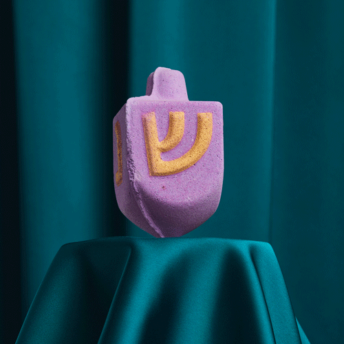 Hanukkah-2023-Dreidel-Bath-Bomb-Gif-500x500_01.gif