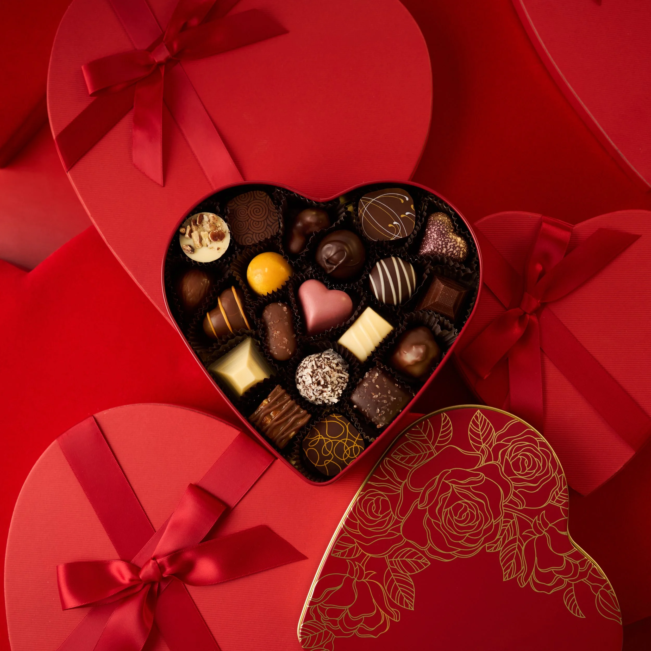 Ad - Heart of Roses Gift Tin 20 pc-01 copy.jpg