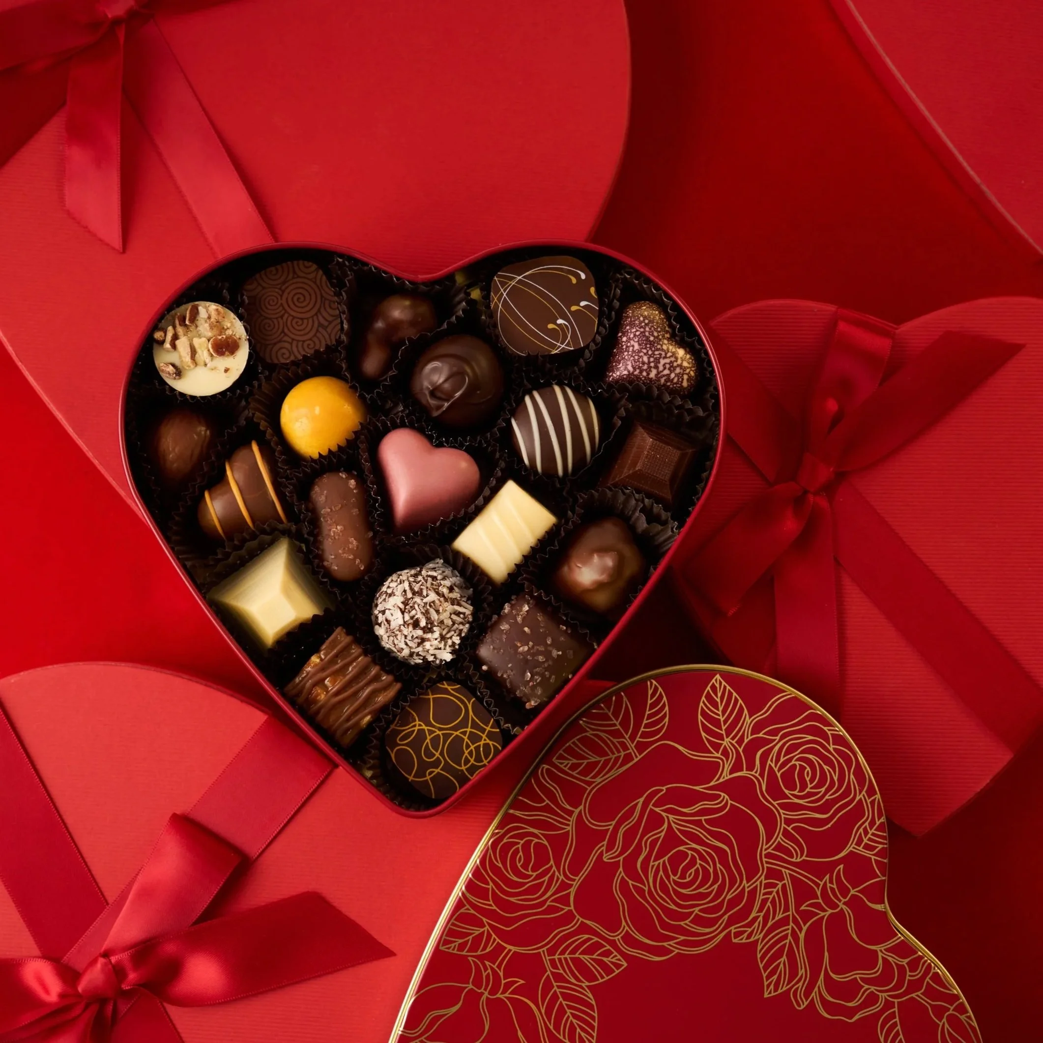 Ad - Heart of Roses Gift Tin 20 pc-01 copy.jpg