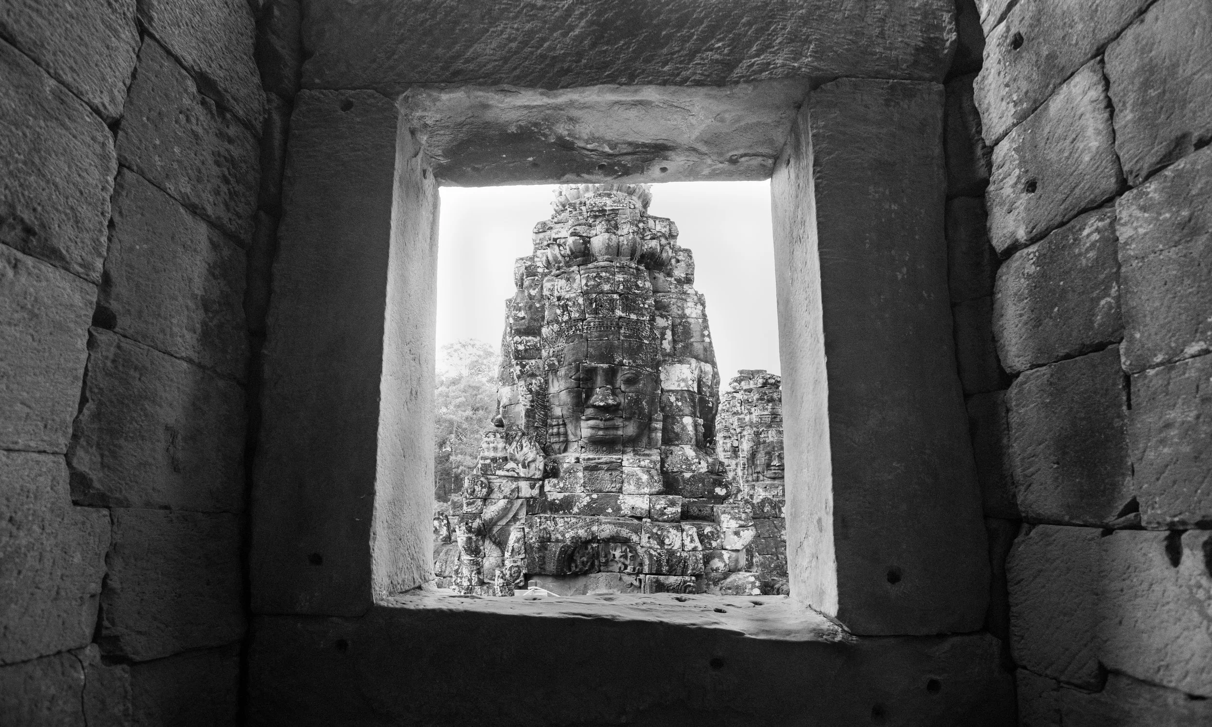 Ankor Wat Dancer window Statue-00001.jpg