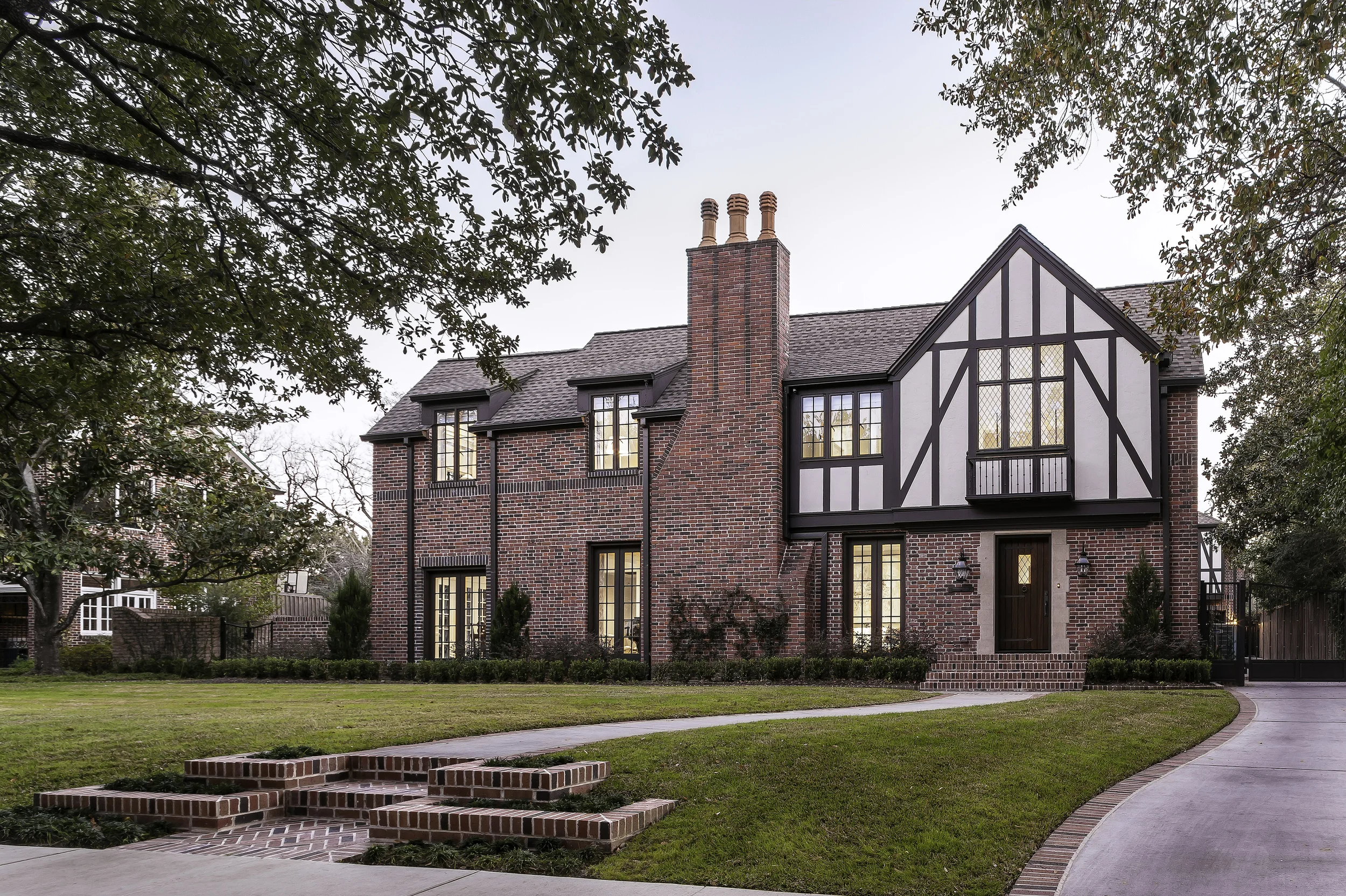 1635 South Boulevard / p hoto courtesy of Carl Mayfield Photography