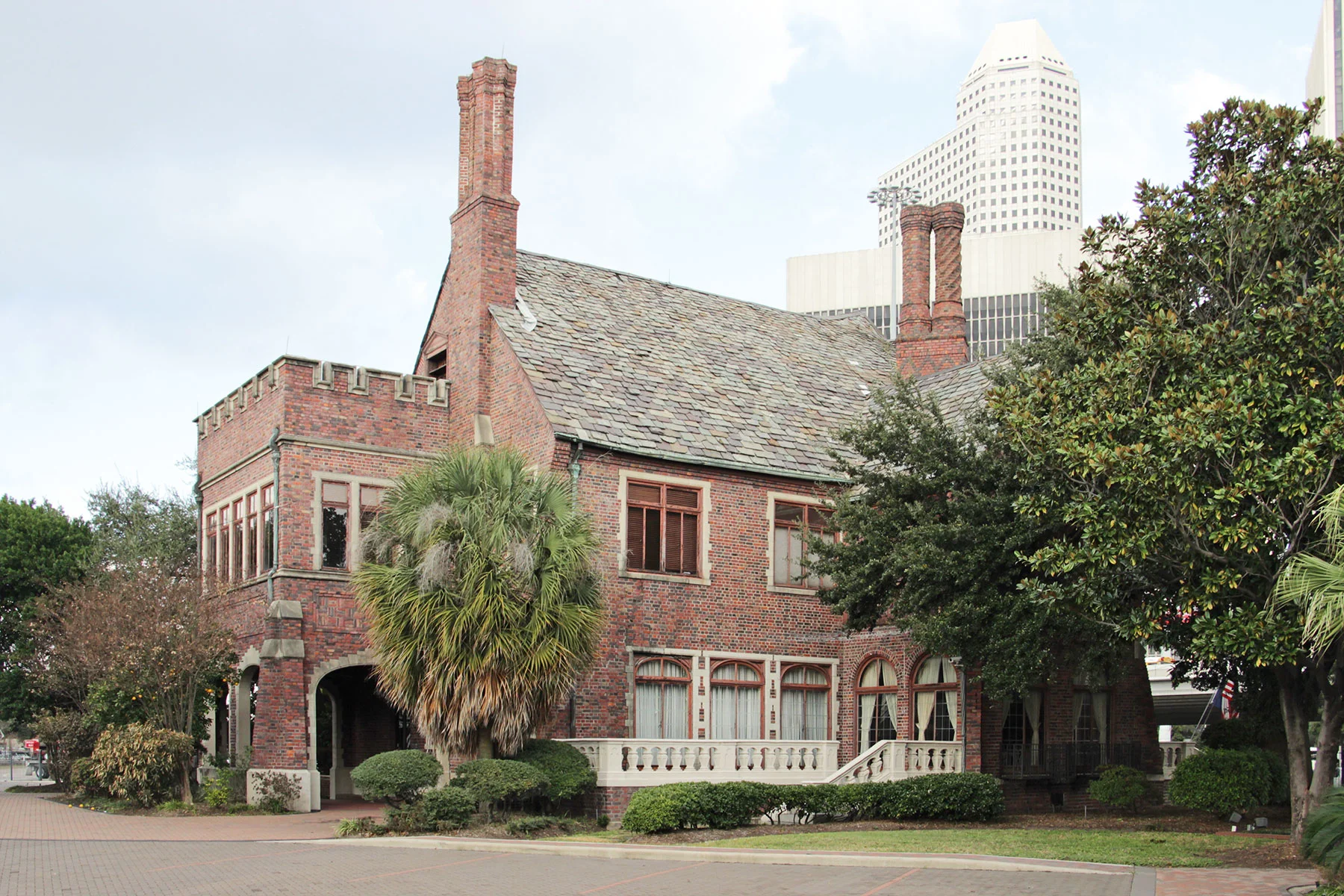 John H. Kirby residence (1926, James Ruskin Bailey) / courtesy of The Heritage Society