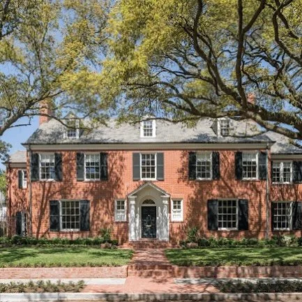 Join us for a docent-guided walking tour through two of the Museum District&rsquo;s most elegant early neighborhoods &mdash; Shadowlawn and Waverly Court!

The area now known as the Museum District gained prominence in the 1920s, thanks to its proxim