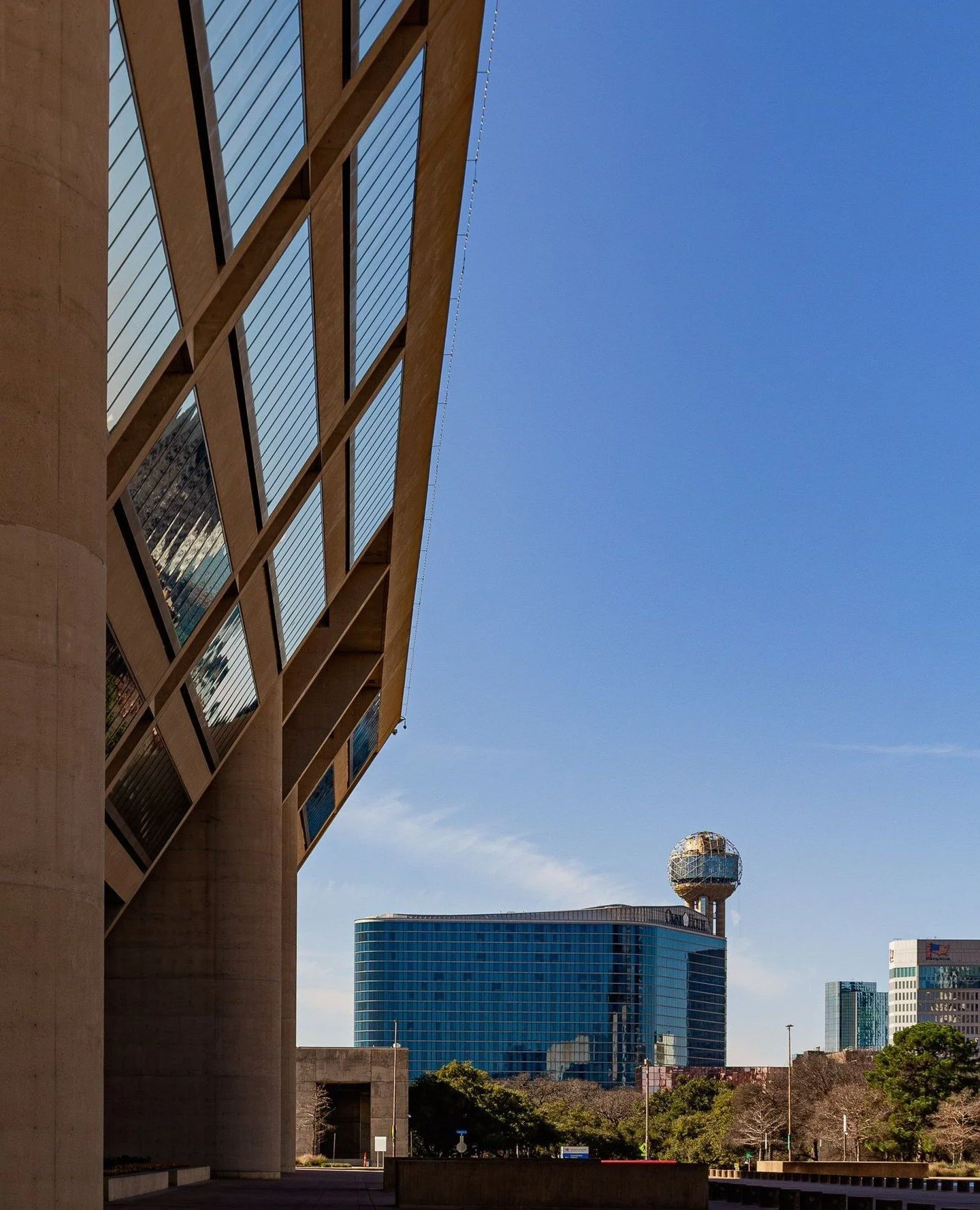 Preservation Houston stands in solidarity with our colleagues at @PreservationDallas and the coalition working to save I.M. Pei&rsquo;s 1978 Dallas City Hall, a defining work of modern civic architecture.⁠
⁠
Their community is facing an urgent decisi