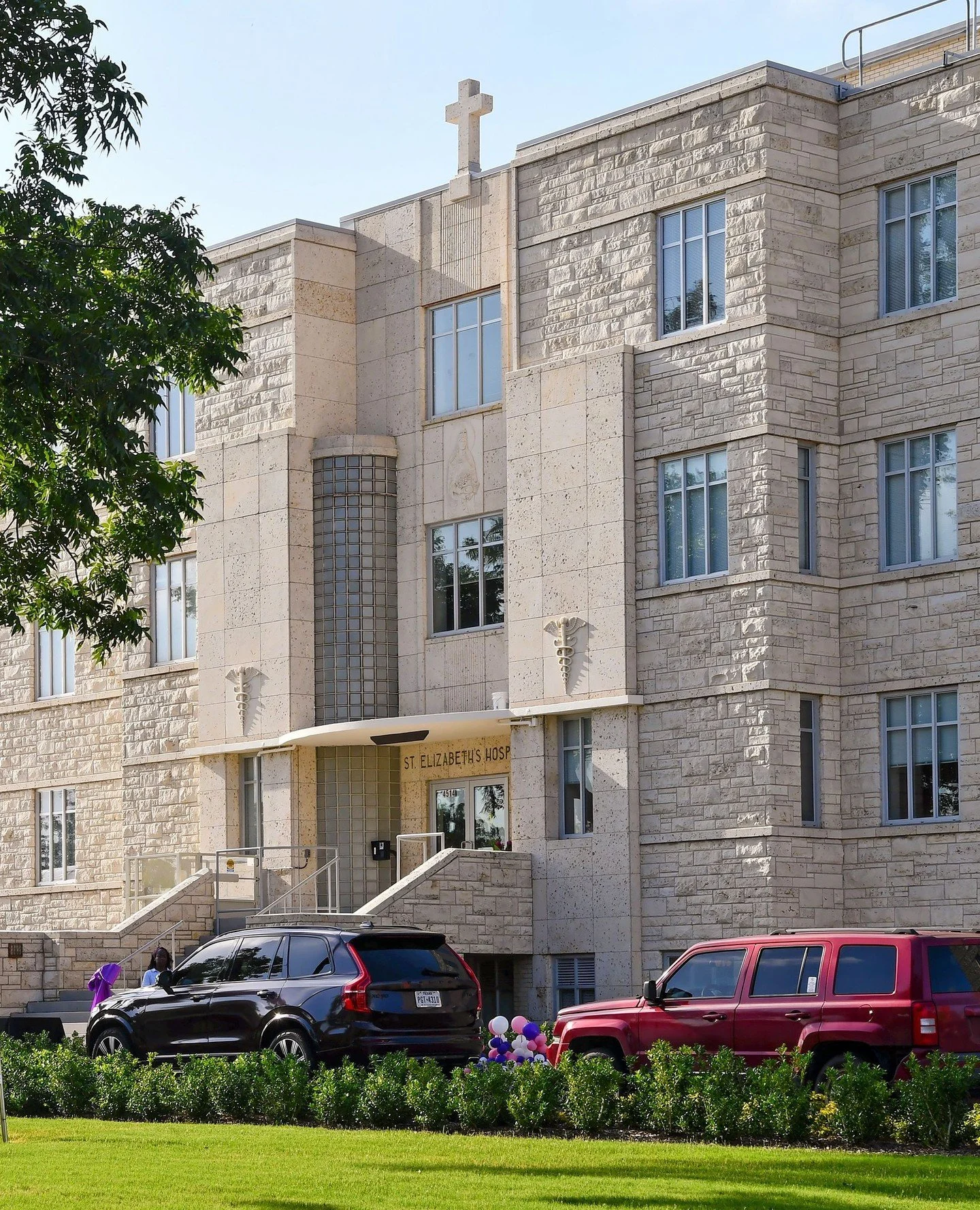 Our series highlighting this year&rsquo;s #GoodBrickAward winners continues! ⁠
⁠
This year, Fifth Ward Community Redevelopment Corporation (@fifthwardcrc) and CloudBreak Communities are being recognized for the adaptive reuse of St. Elizabeth Hospita