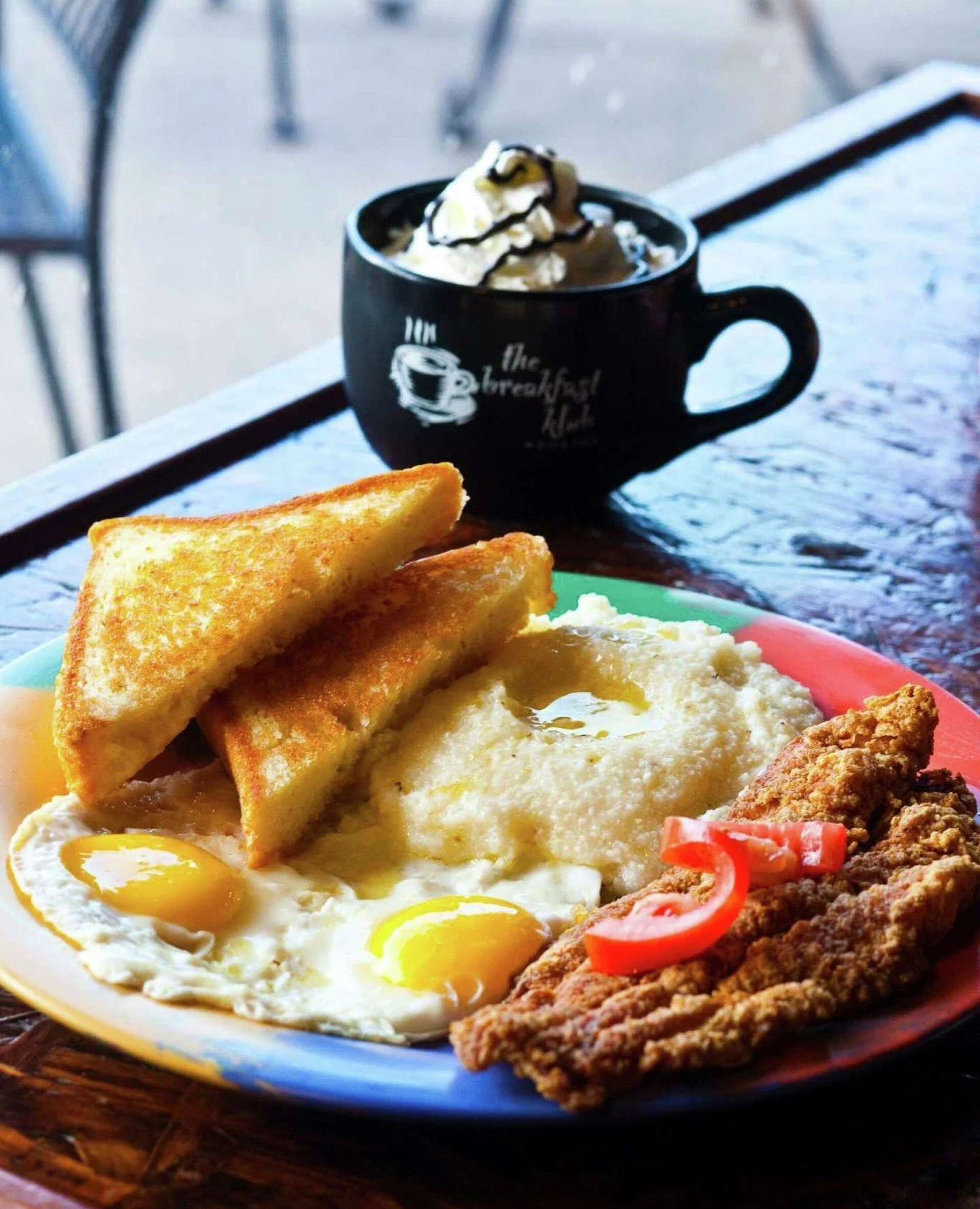 Start your day the Houston way! 🍳 ⁠
⁠
From early mornings to late-night cravings, these legacy restaurants have been serving up comfort, culture, and community for decades.⁠
⁠
Whether it&rsquo;s the famous chicken &amp; waffles at the breakfast klub