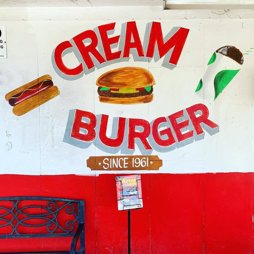 Houston classics, no debate! 🍔 ⁠
⁠
These are the burger spots that have stood the test of time. From neighborhood staples like Lankford&rsquo;s and Stanton&rsquo;s City Bites to longtime favorites like Cream Burger, Bubba&rsquo;s Texas Burger Shack 