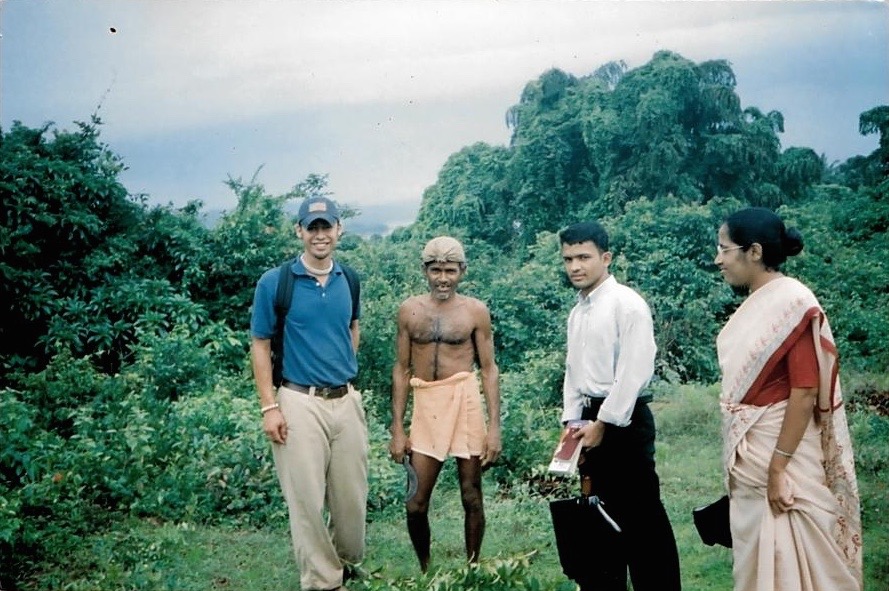 En ruta a la Escuela Rural, Mangalore, India, 2003