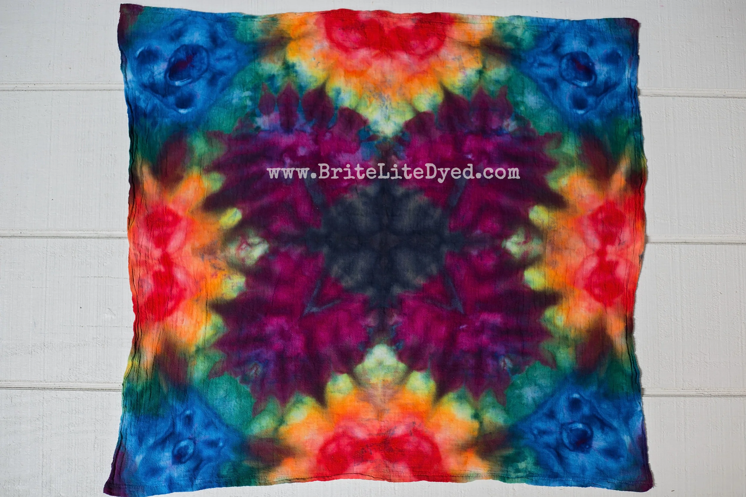 kitchen-towel-gift-tiedye-bathroom-handtowel.jpg