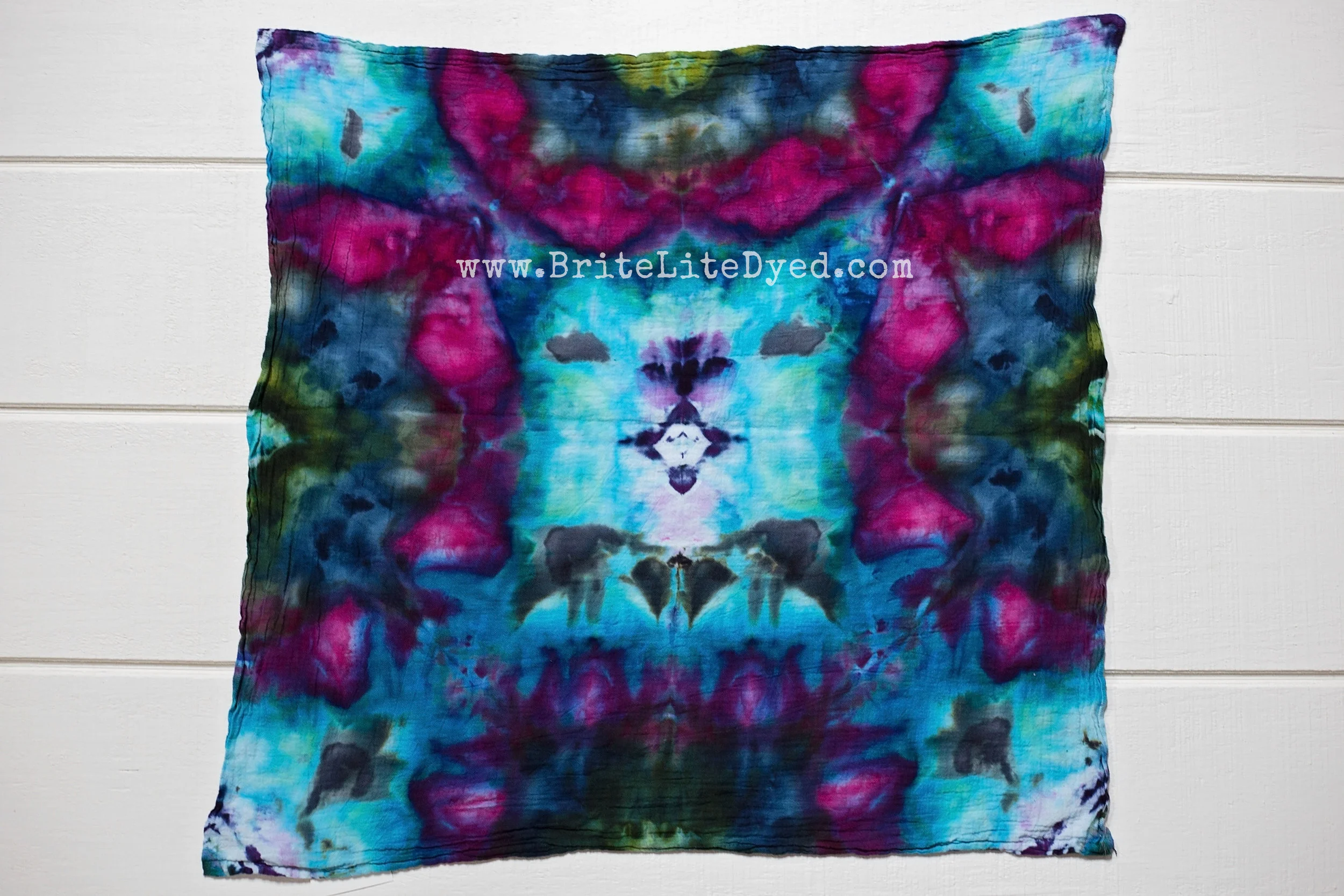 llama-tiedye-napkins-towels-art.jpg