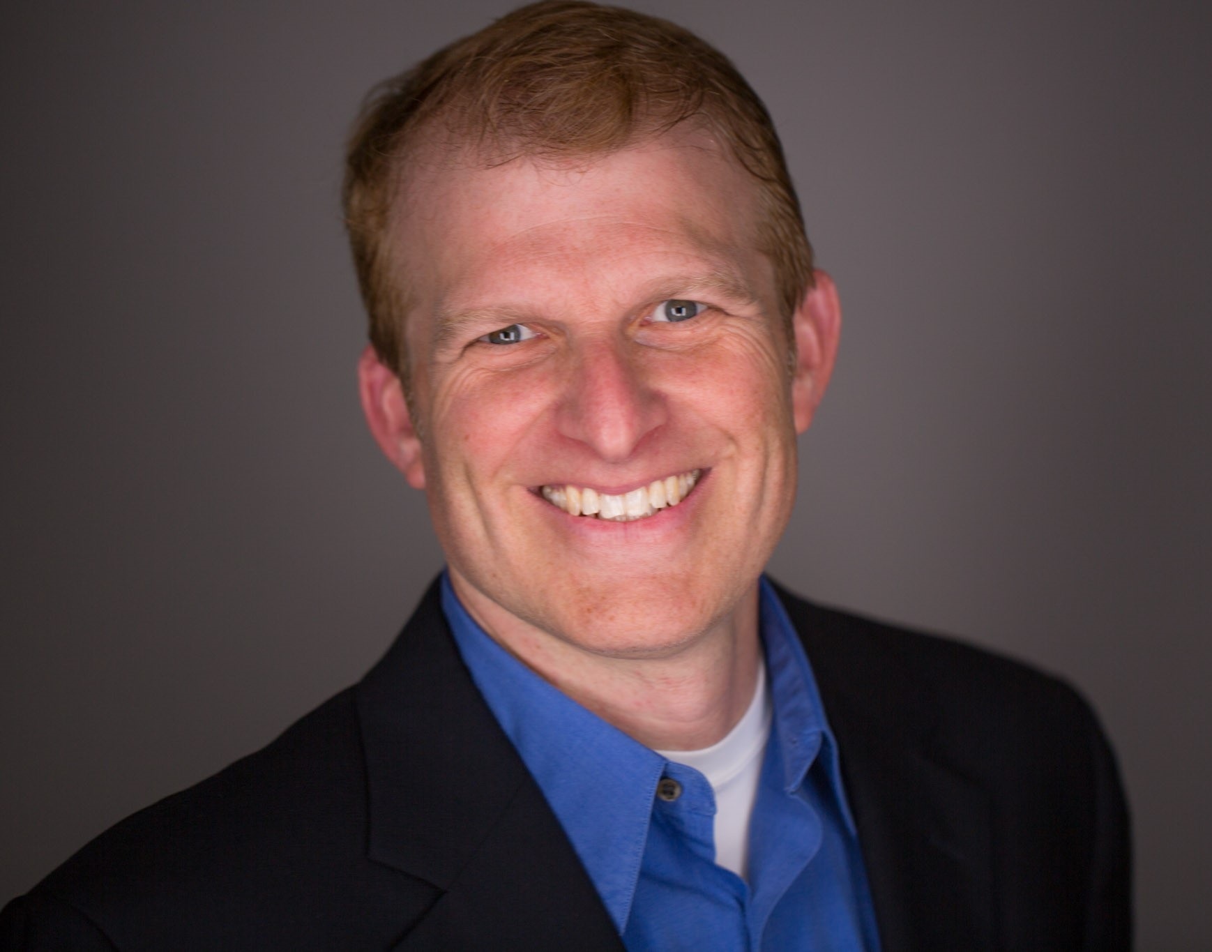 Matt Abrahams, Board Member Lecturer, Stanford Graduate School of Business I believe in the transformative power of communication. I have seen time and time again how learning to confidently tell stories, argue persuasively, and share ideas can fundamentally change how people perceive themselves, affect their friends, families and communities, and influence their work and school. As a high school student, I competed in speech and debate and won first place in California in Original Advocacy. In my undergraduate and graduate studies, I did research into communication and persuasion. I saw firsthand the impact of communication when I worked in high tech in senior leadership roles for software companies. I left high tech for teaching where I began by teaching high school English and Speech while helping coach one of California's largest and most recognized Speech and Debate programs (Leland High School). I then "graduated" to teach Communication at De Anza College for 15 years where I worked with thousands of students from a variety of backgrounds. For the last eight years, I have taught Strategic Communication and Effective Virtual Communication at Stanford's Graduate School of Business. Finally, my book Speaking Up without Freaking Ou t is in its 3rd edition. I am thrilled to be part of SVUDL!