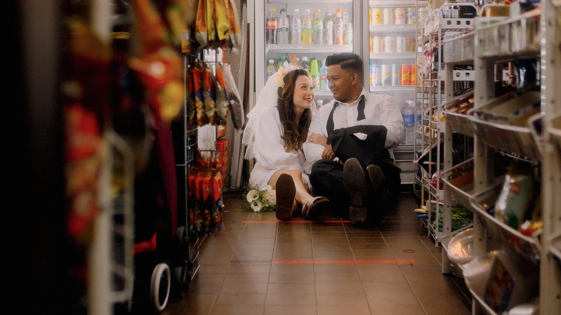 Joel & Laura | The Flying Plastic Bag (Buddyzone)